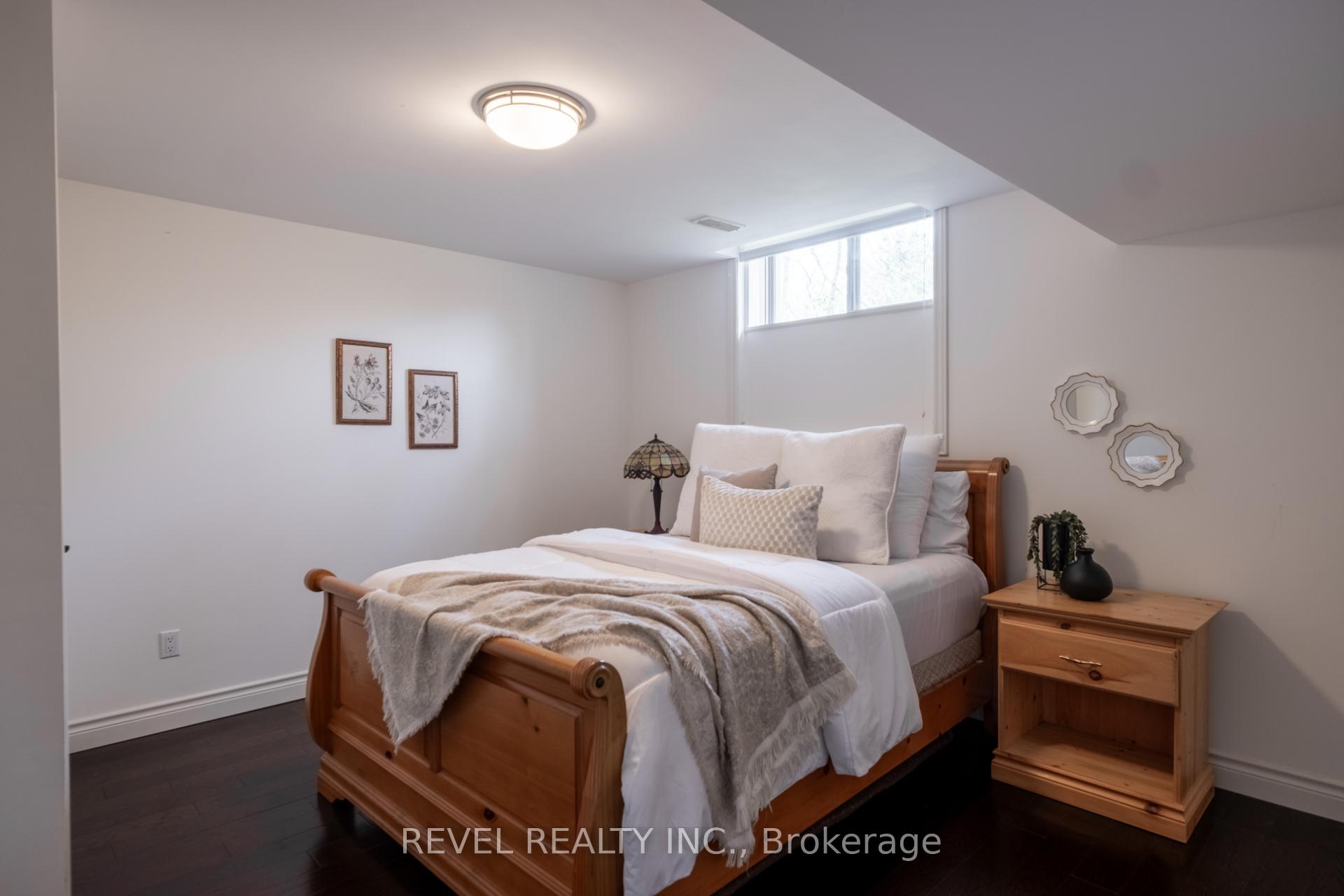 Photo 37 of 1505 Milburough Line, Hamilton, Carlisle — HOMEH