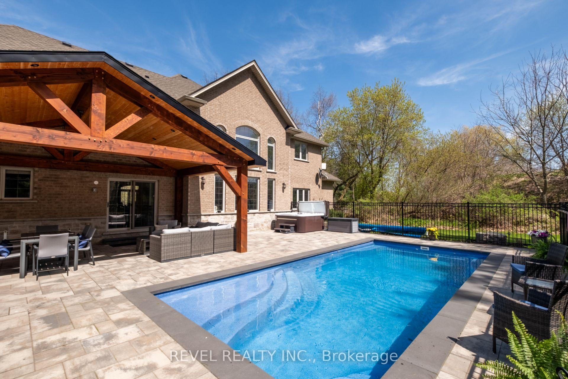 Photo 43 of 1505 Milburough Line, Hamilton, Carlisle — HOMEH