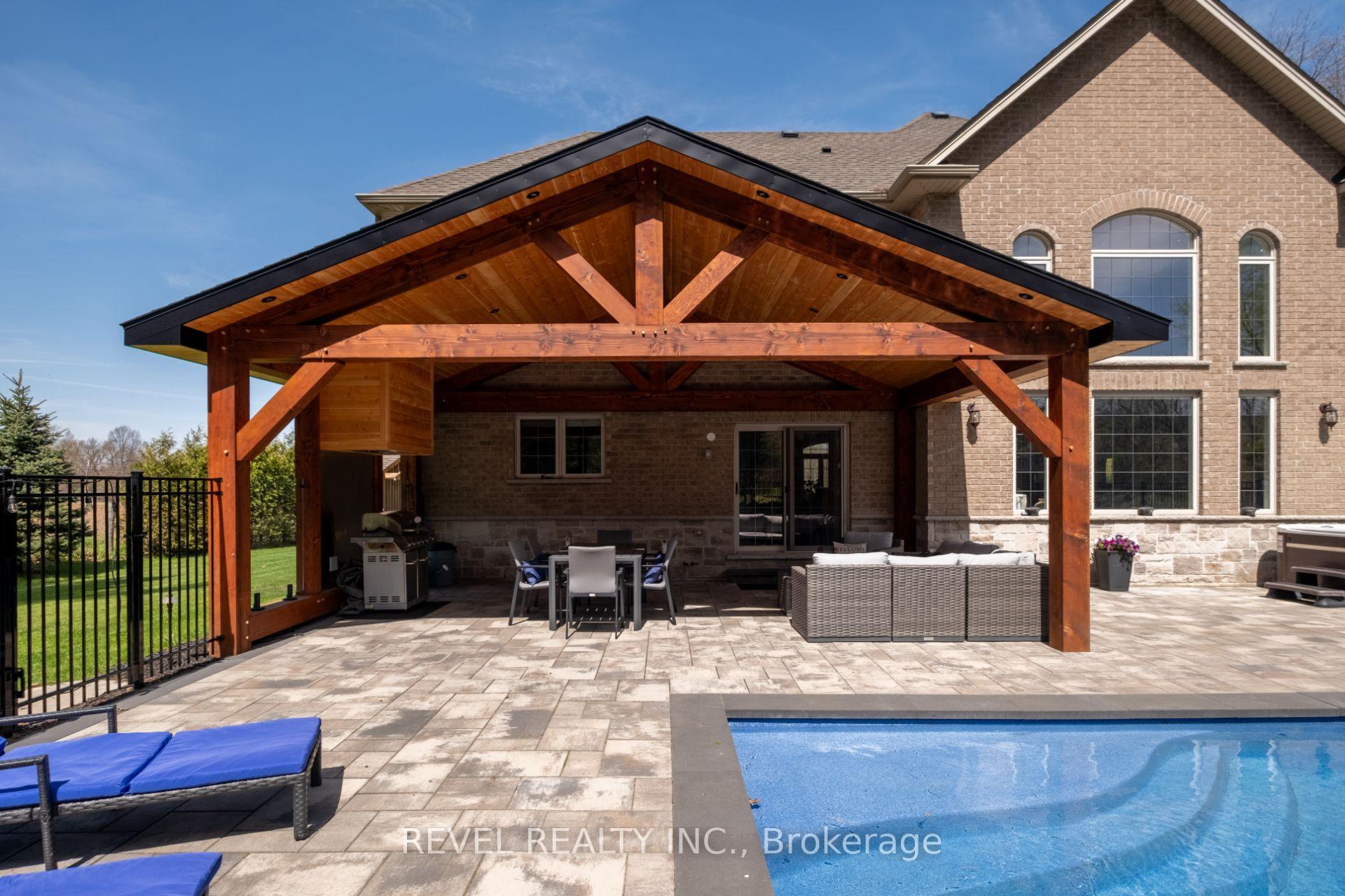 Photo 44 of 1505 Milburough Line, Hamilton, Carlisle — HOMEH