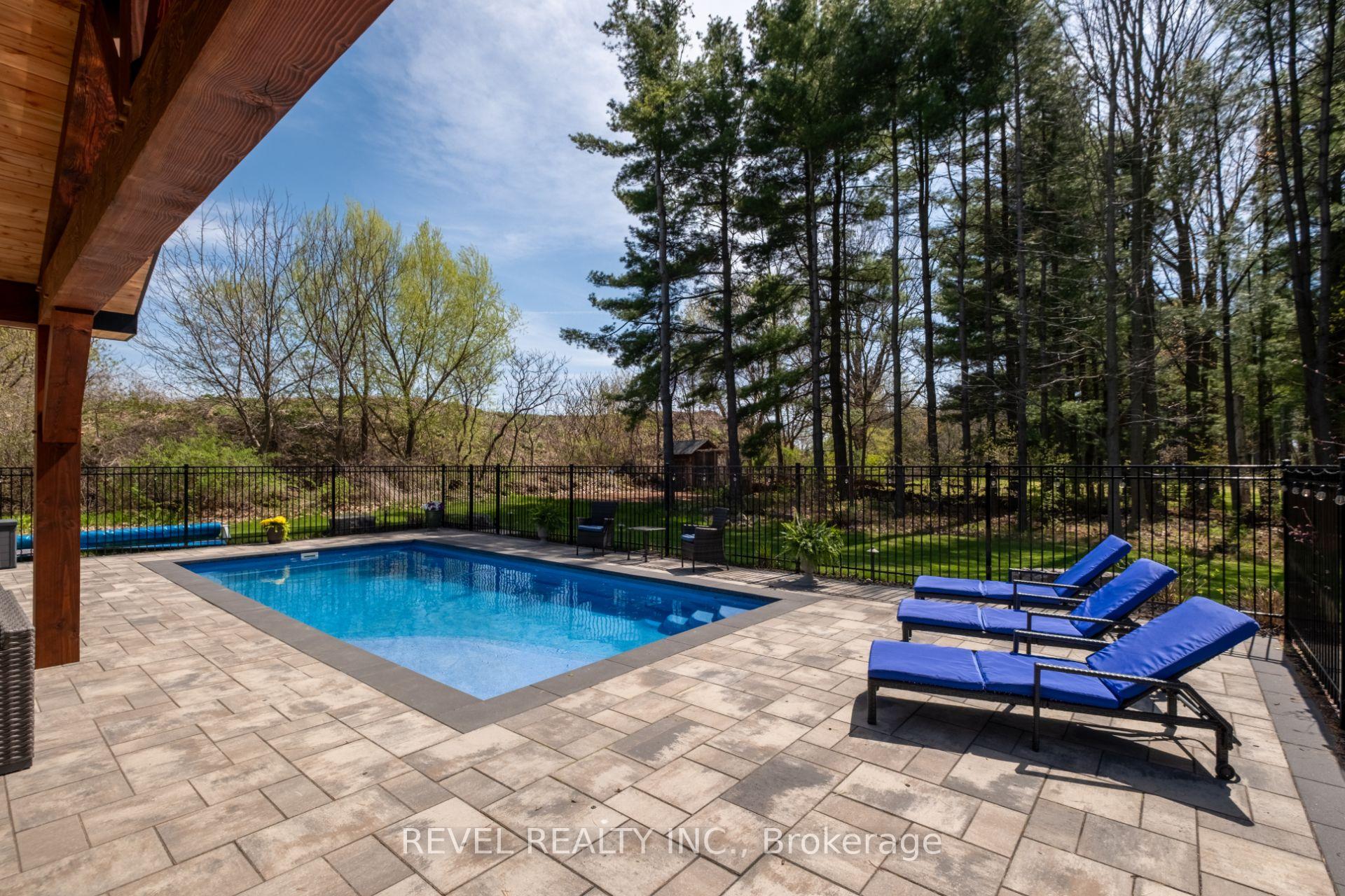 Photo 45 of 1505 Milburough Line, Hamilton, Carlisle — HOMEH