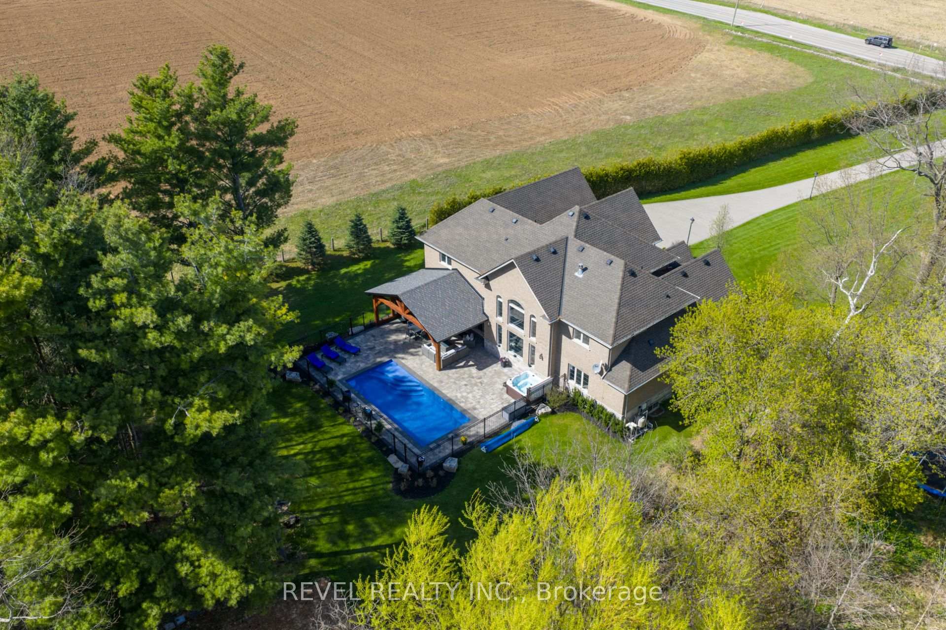 Photo 49 of 1505 Milburough Line, Hamilton, Carlisle — HOMEH