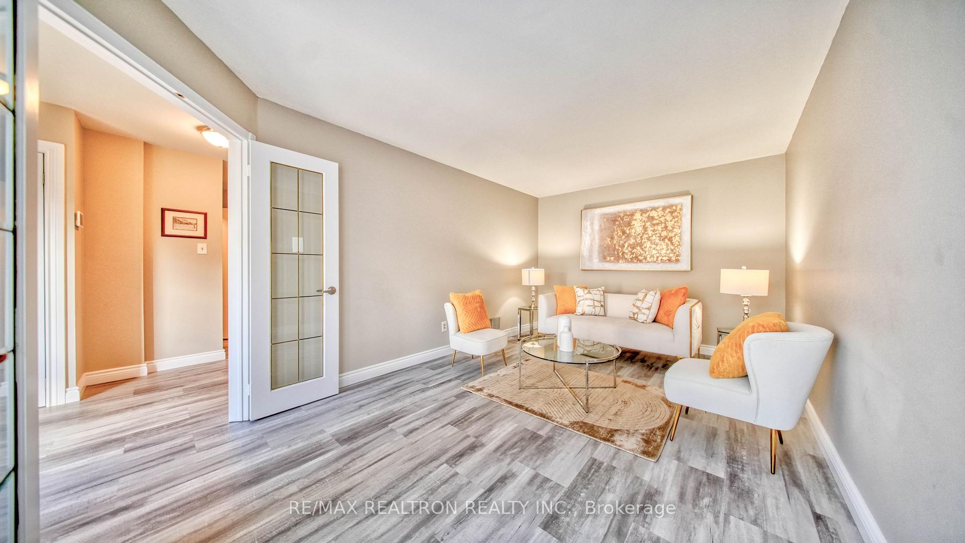 Photo 5 of 3 Raine Drive, Ajax, Central — HOMEH