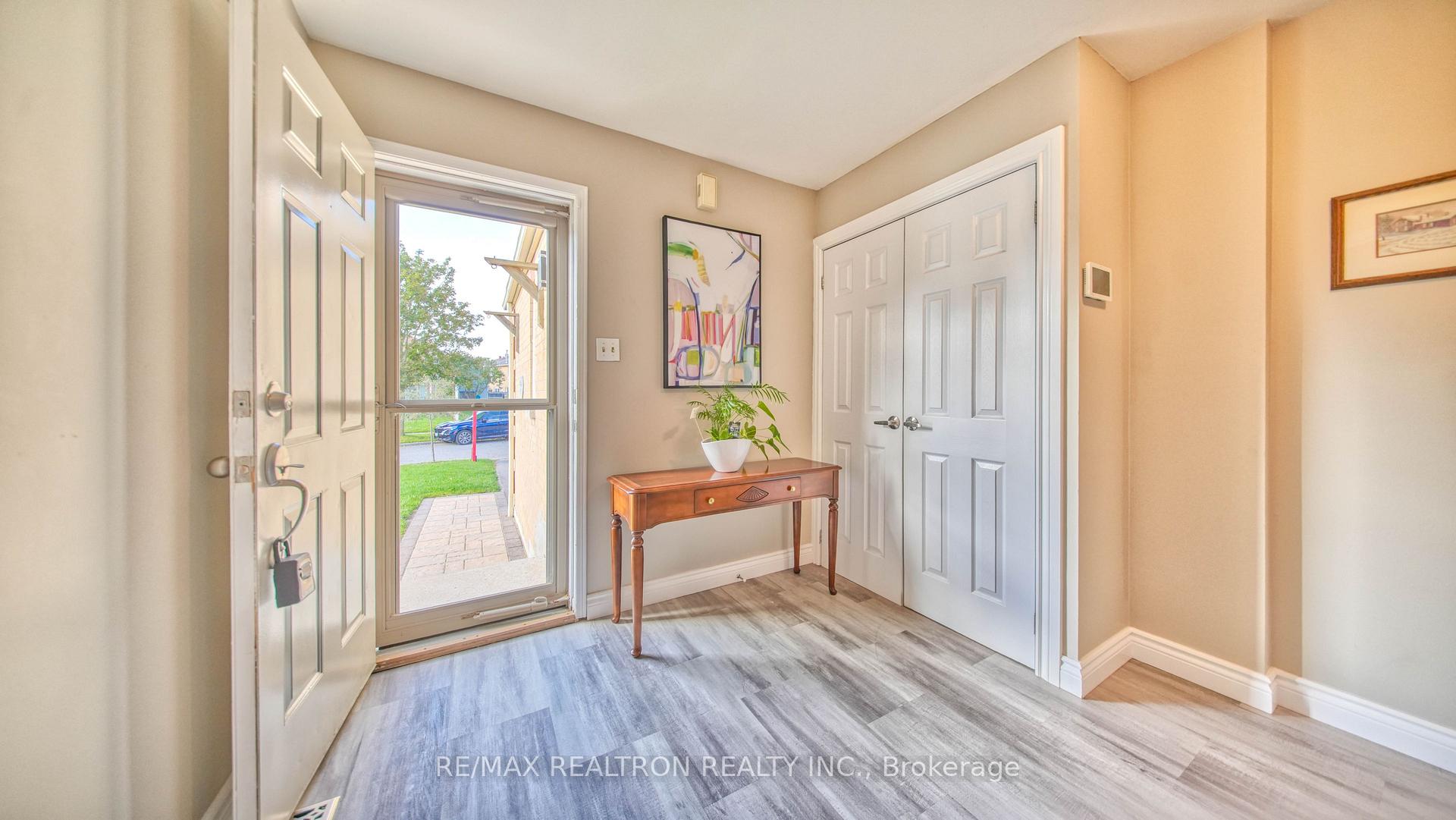 Photo 7 of 3 Raine Drive, Ajax, Central — HOMEH