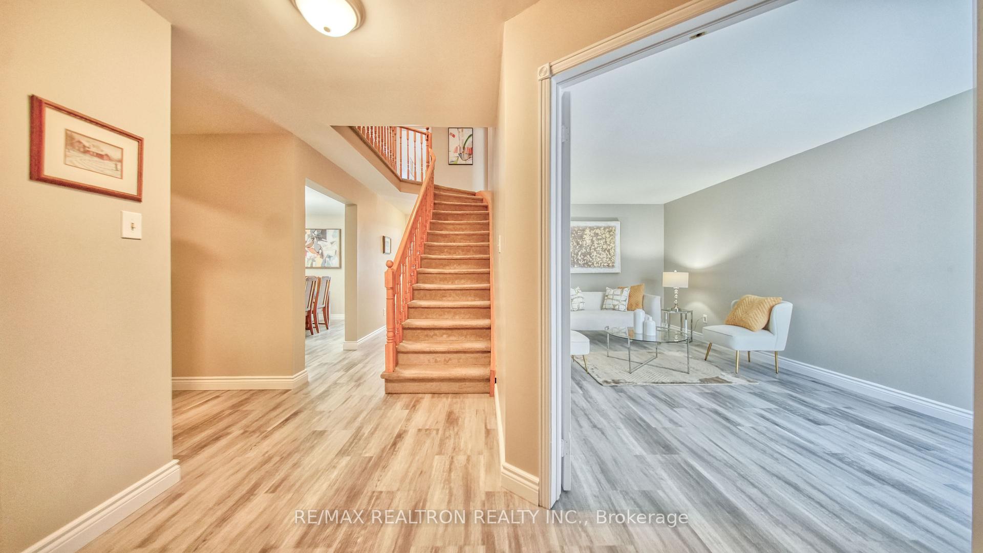 Photo 8 of 3 Raine Drive, Ajax, Central — HOMEH