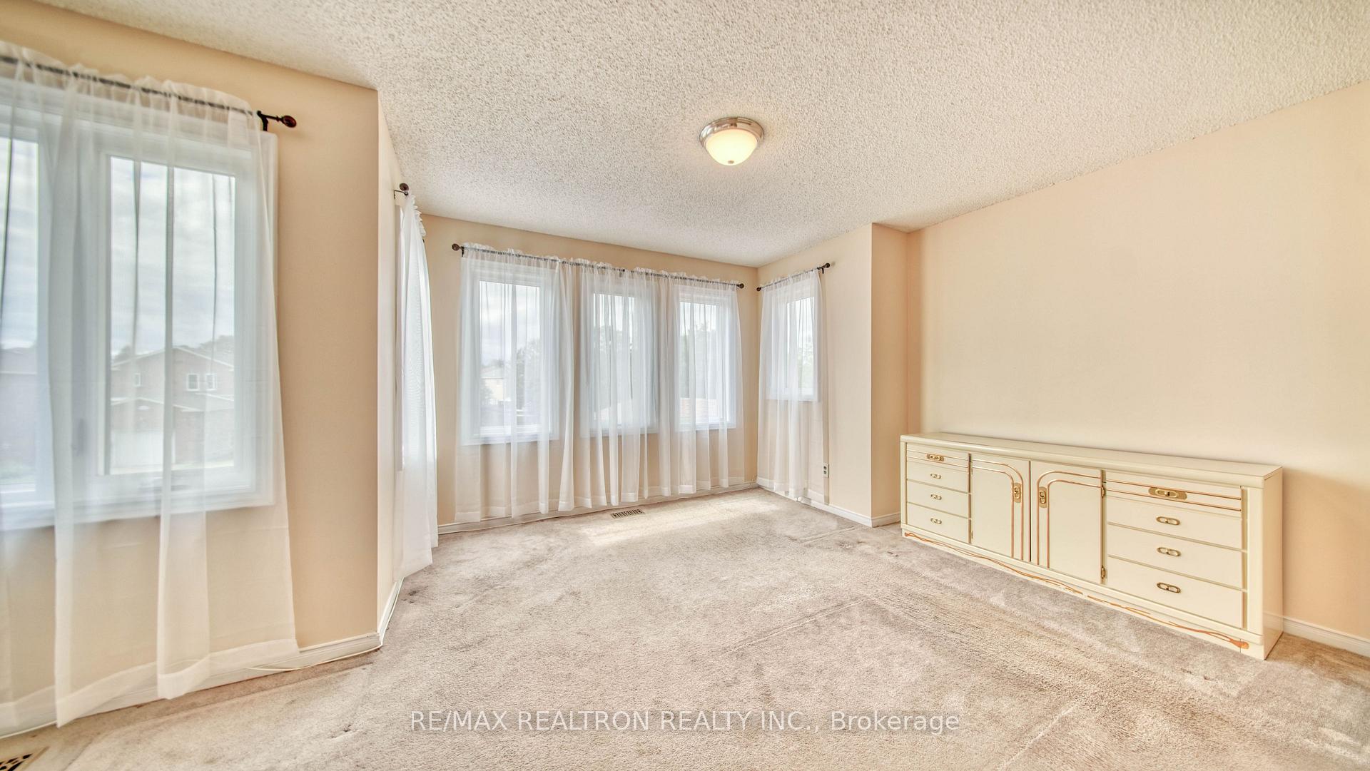 Photo 23 of 3 Raine Drive, Ajax, Central — HOMEH