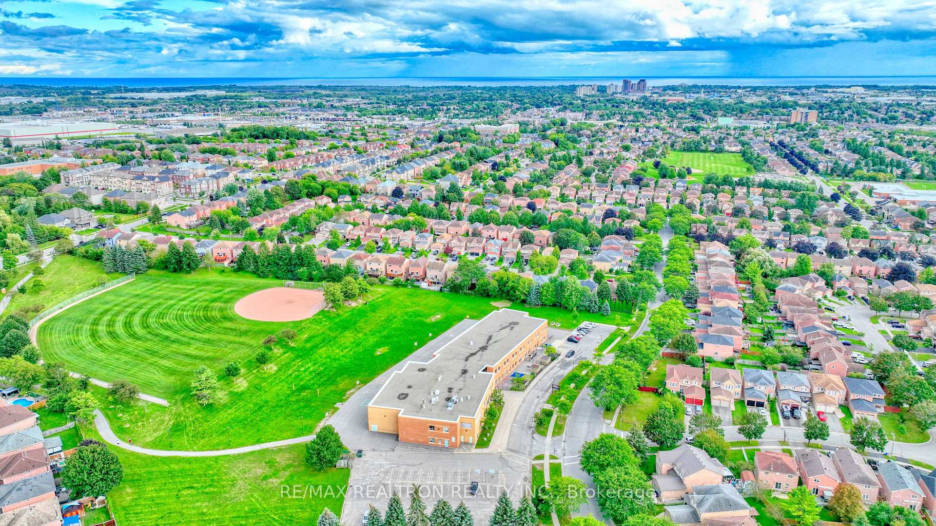 Photo 41 of 3 Raine Drive, Ajax, Central — HOMEH