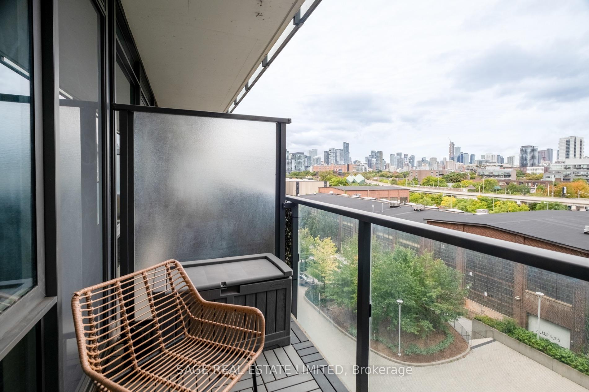 Photo 5 of Unit S515, 120 Bayview Avenue, Toronto, Waterfront Communities — HOMEH
