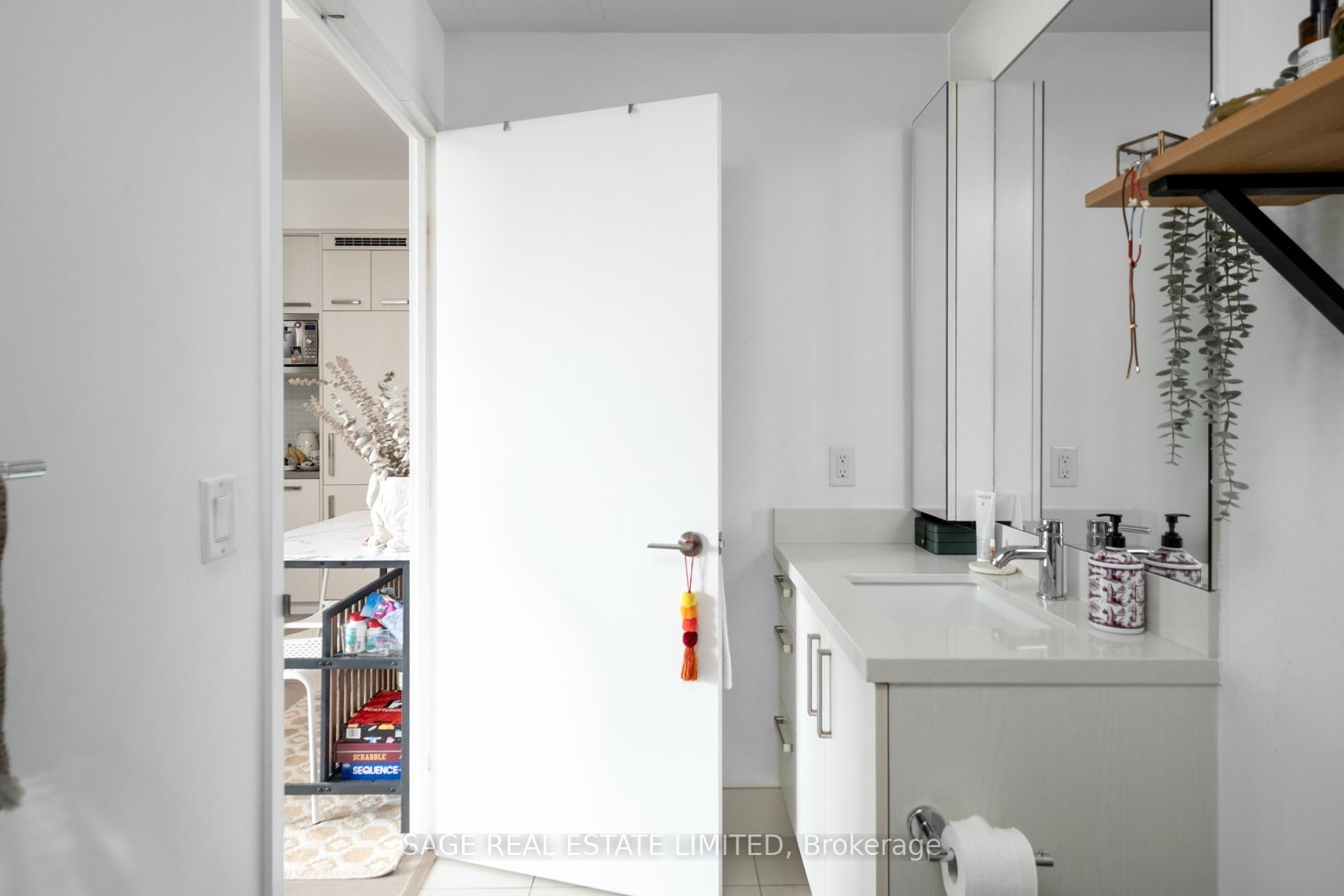 Photo 9 of Unit S515, 120 Bayview Avenue, Toronto, Waterfront Communities — HOMEH