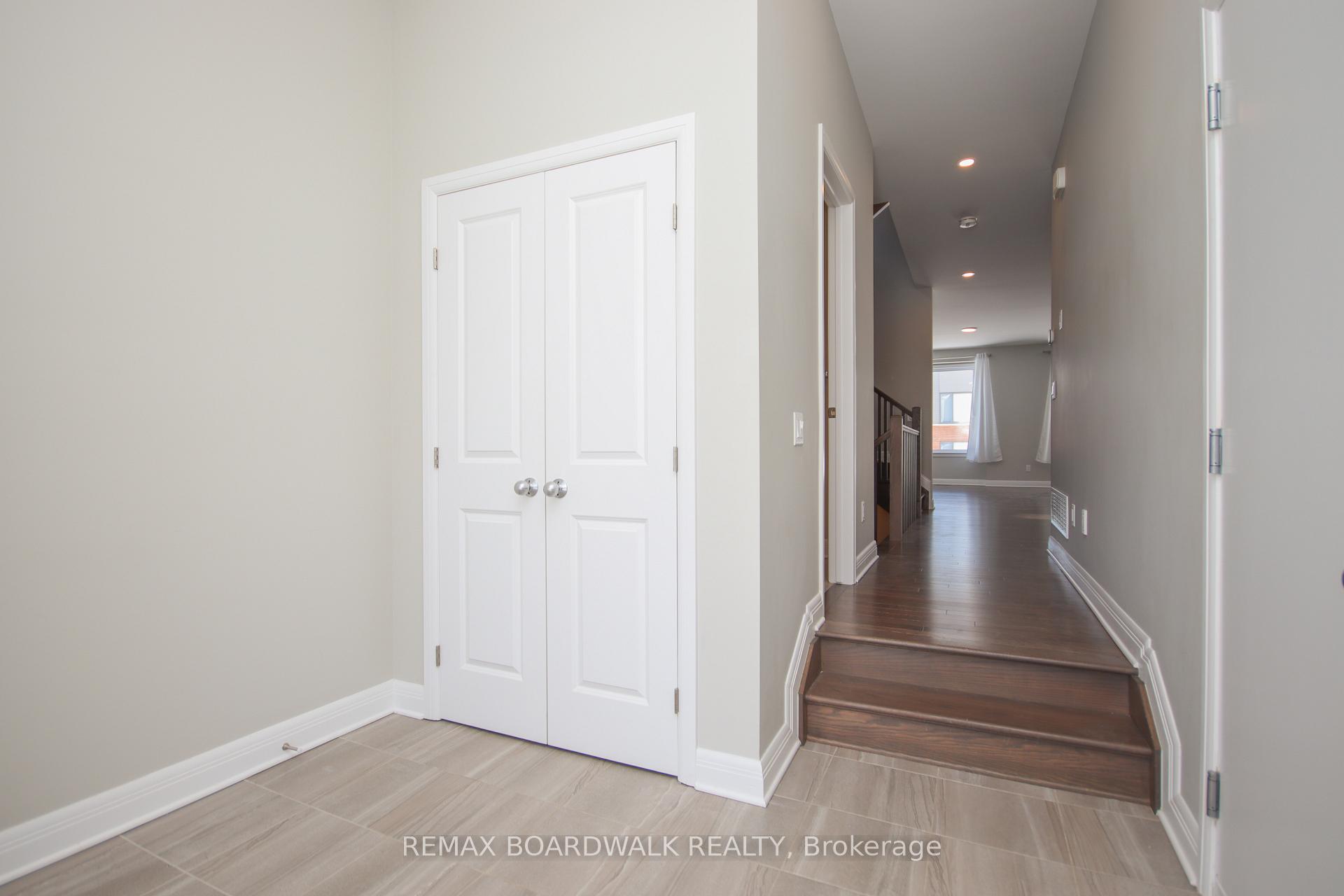 Photo 3 of 74 Michael Stoqua Street, Ottawa, CFB Rockcliffe and Area — HOMEH