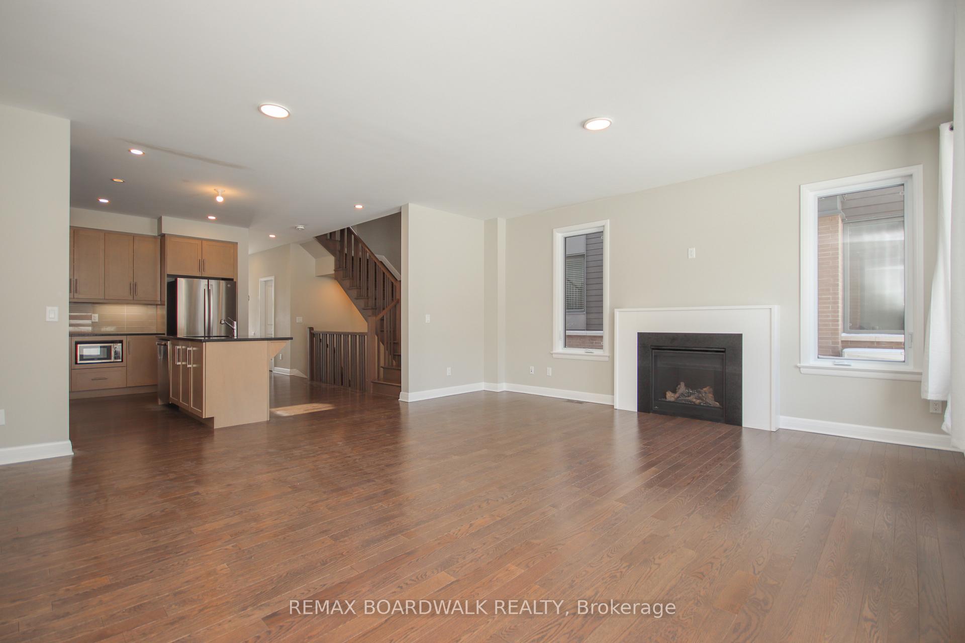 Photo 10 of 74 Michael Stoqua Street, Ottawa, CFB Rockcliffe and Area — HOMEH