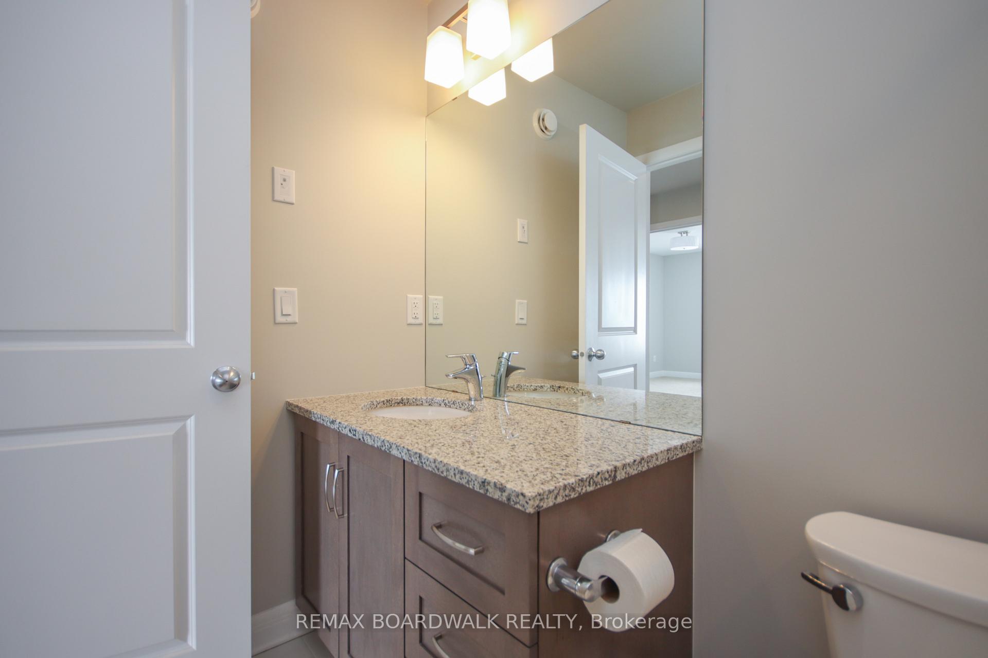 Photo 13 of 74 Michael Stoqua Street, Ottawa, CFB Rockcliffe and Area — HOMEH
