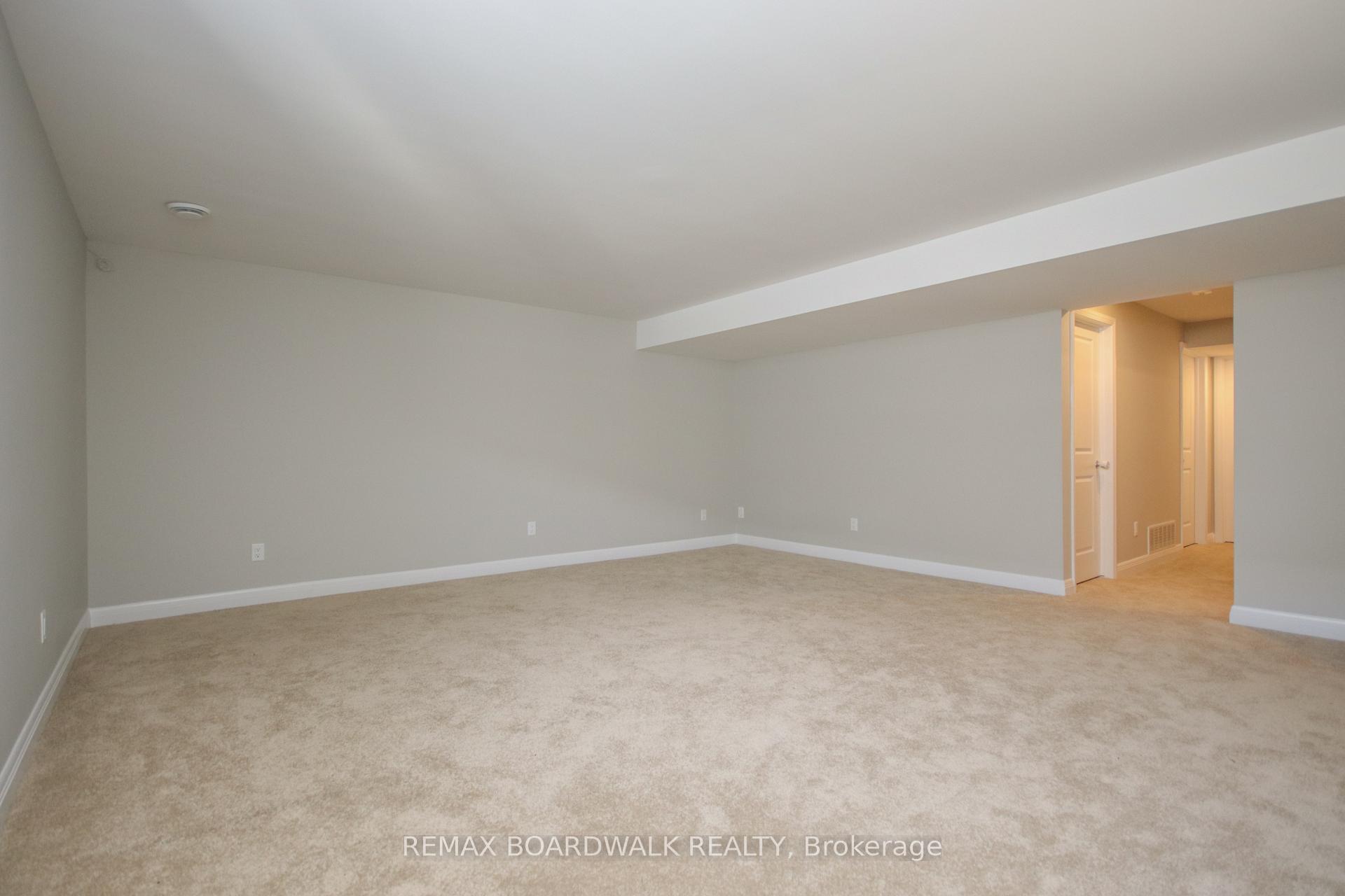 Photo 26 of 74 Michael Stoqua Street, Ottawa, CFB Rockcliffe and Area — HOMEH