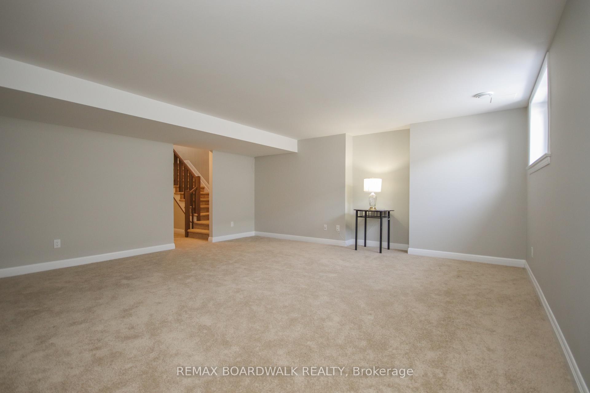 Photo 27 of 74 Michael Stoqua Street, Ottawa, CFB Rockcliffe and Area — HOMEH