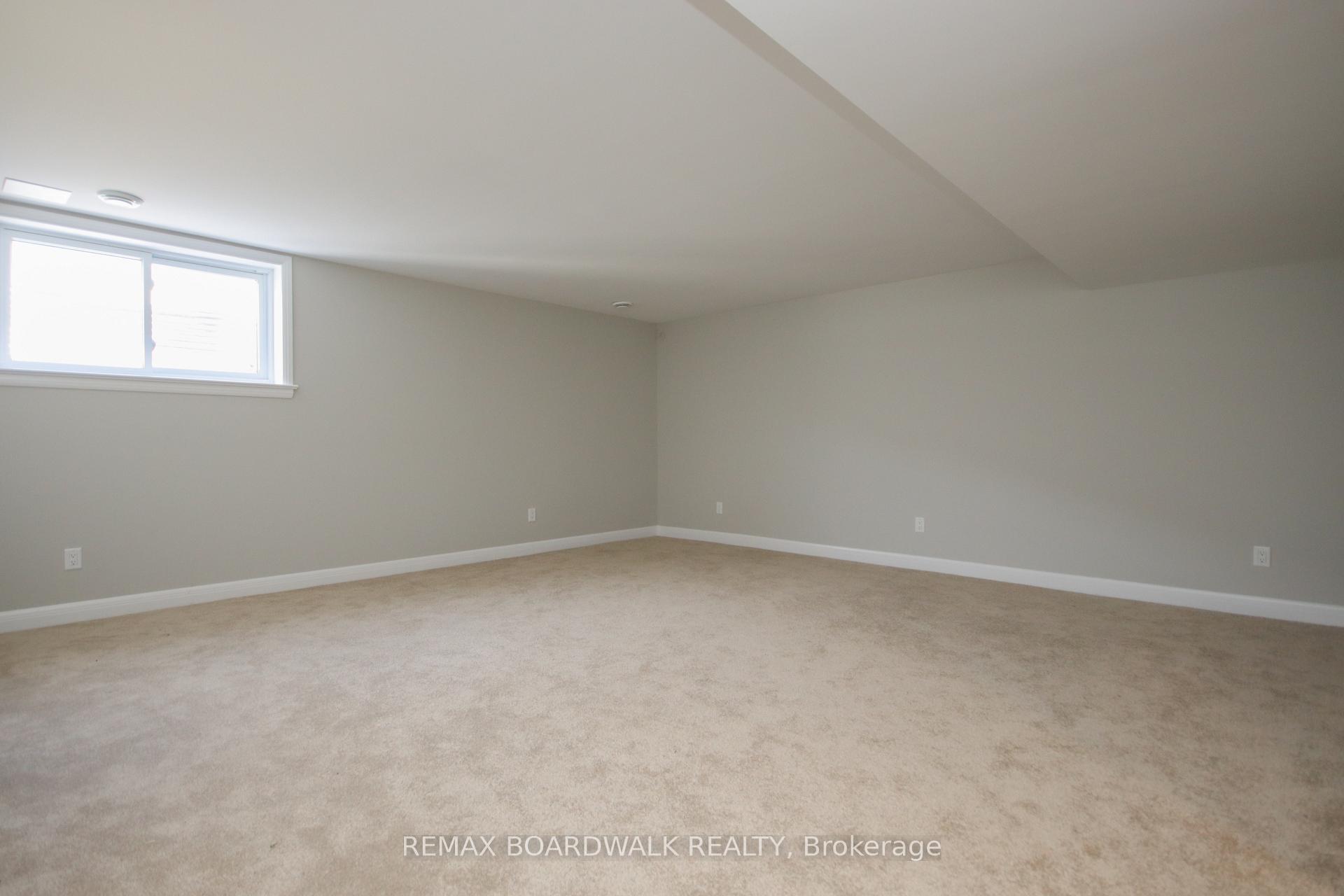 Photo 28 of 74 Michael Stoqua Street, Ottawa, CFB Rockcliffe and Area — HOMEH