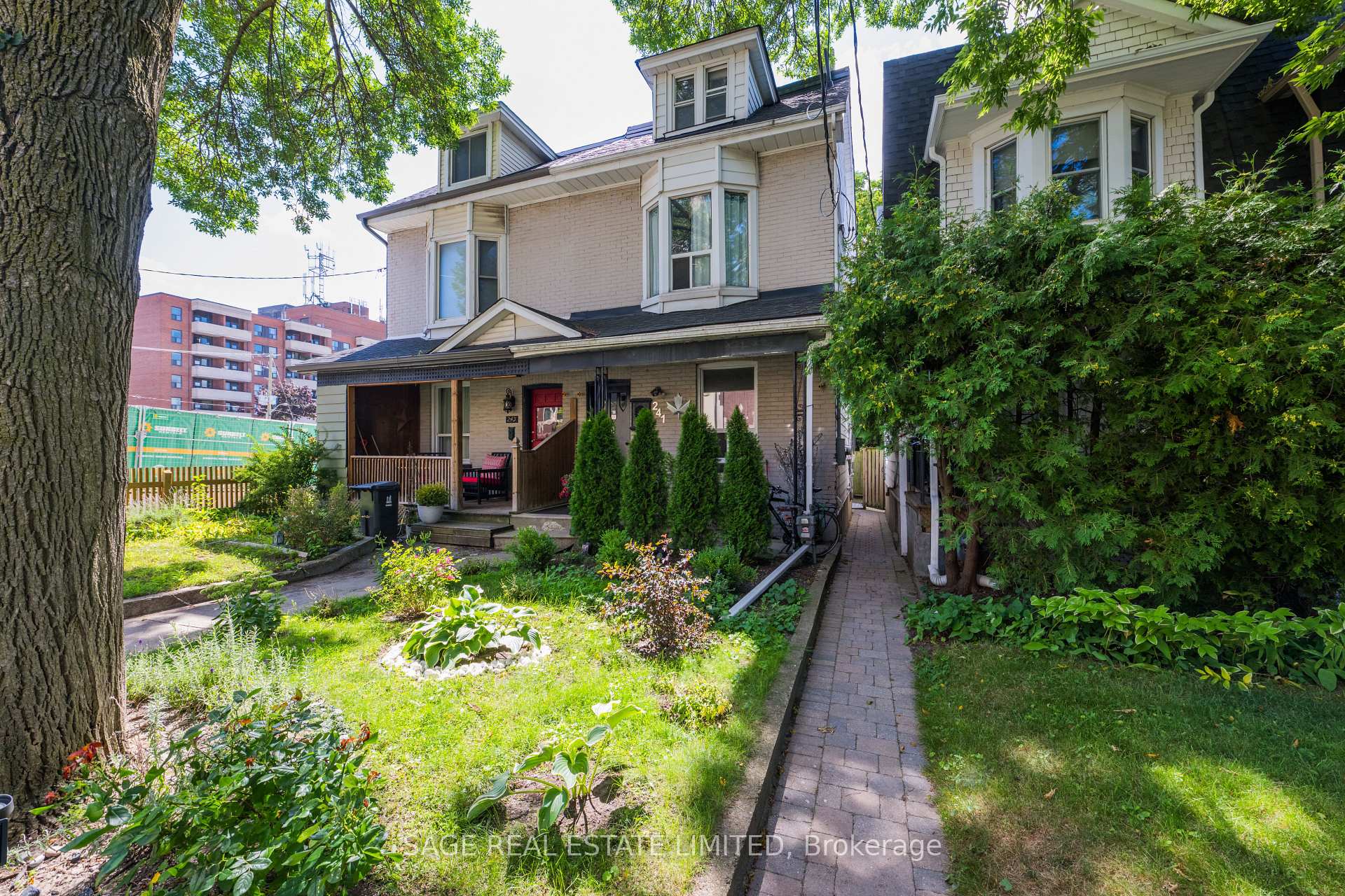 Photo of 241 Langley Avenue