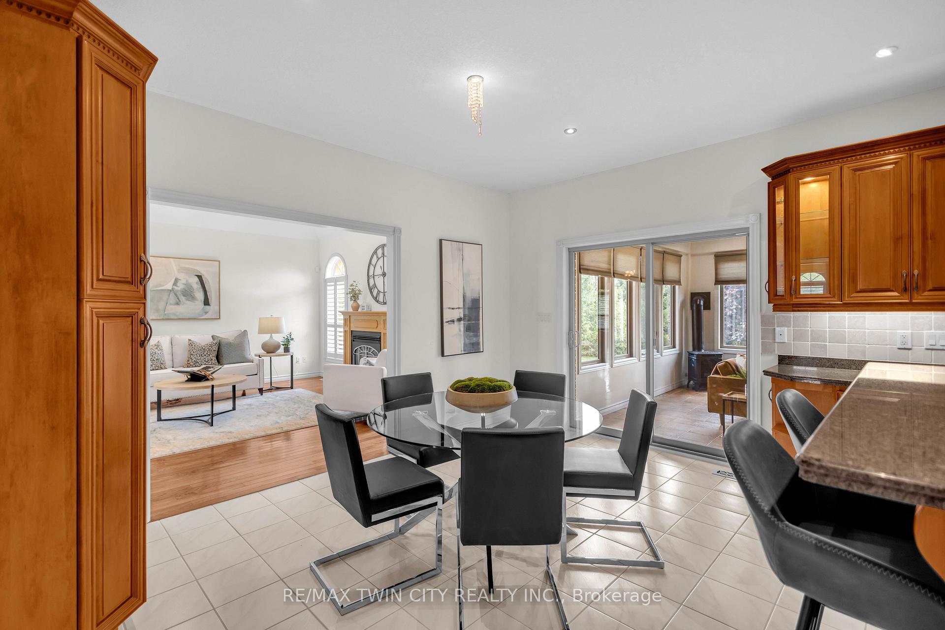 Photo 10 of 302 German School Road, Brant, Paris — HOMEH