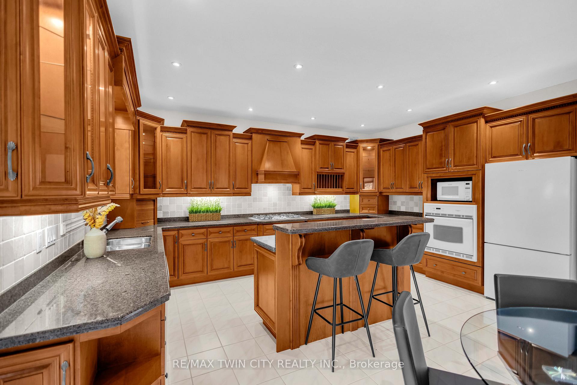 Photo 12 of 302 German School Road, Brant, Paris — HOMEH