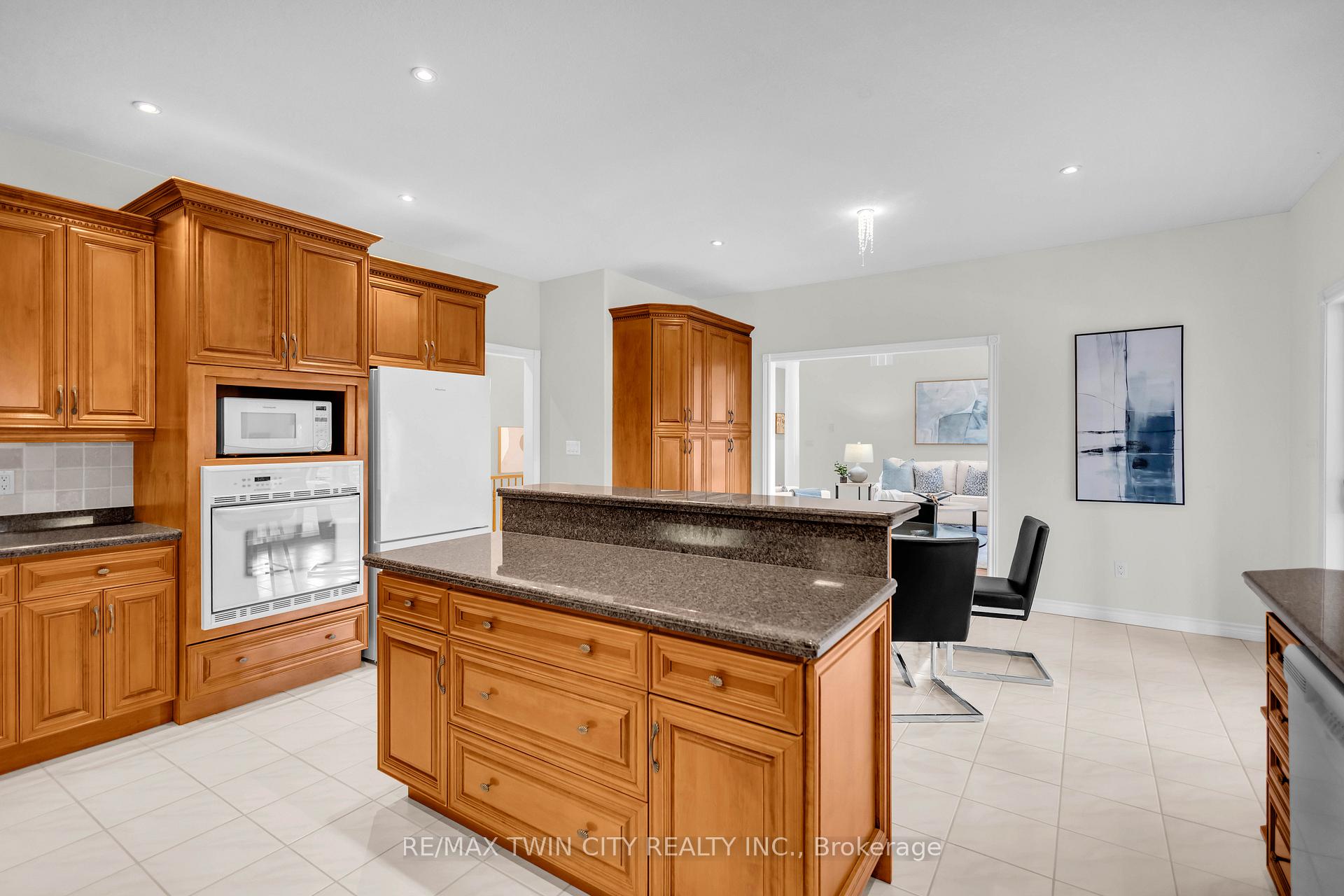 Photo 13 of 302 German School Road, Brant, Paris — HOMEH