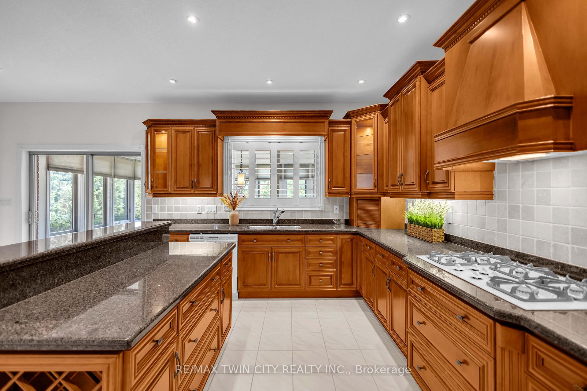 Photo 15 of 302 German School Road, Brant, Paris — HOMEH