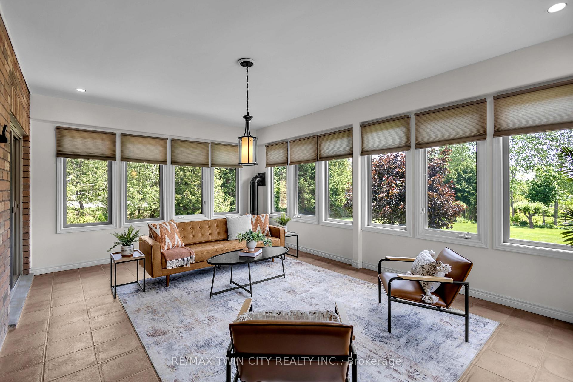 Photo 17 of 302 German School Road, Brant, Paris — HOMEH