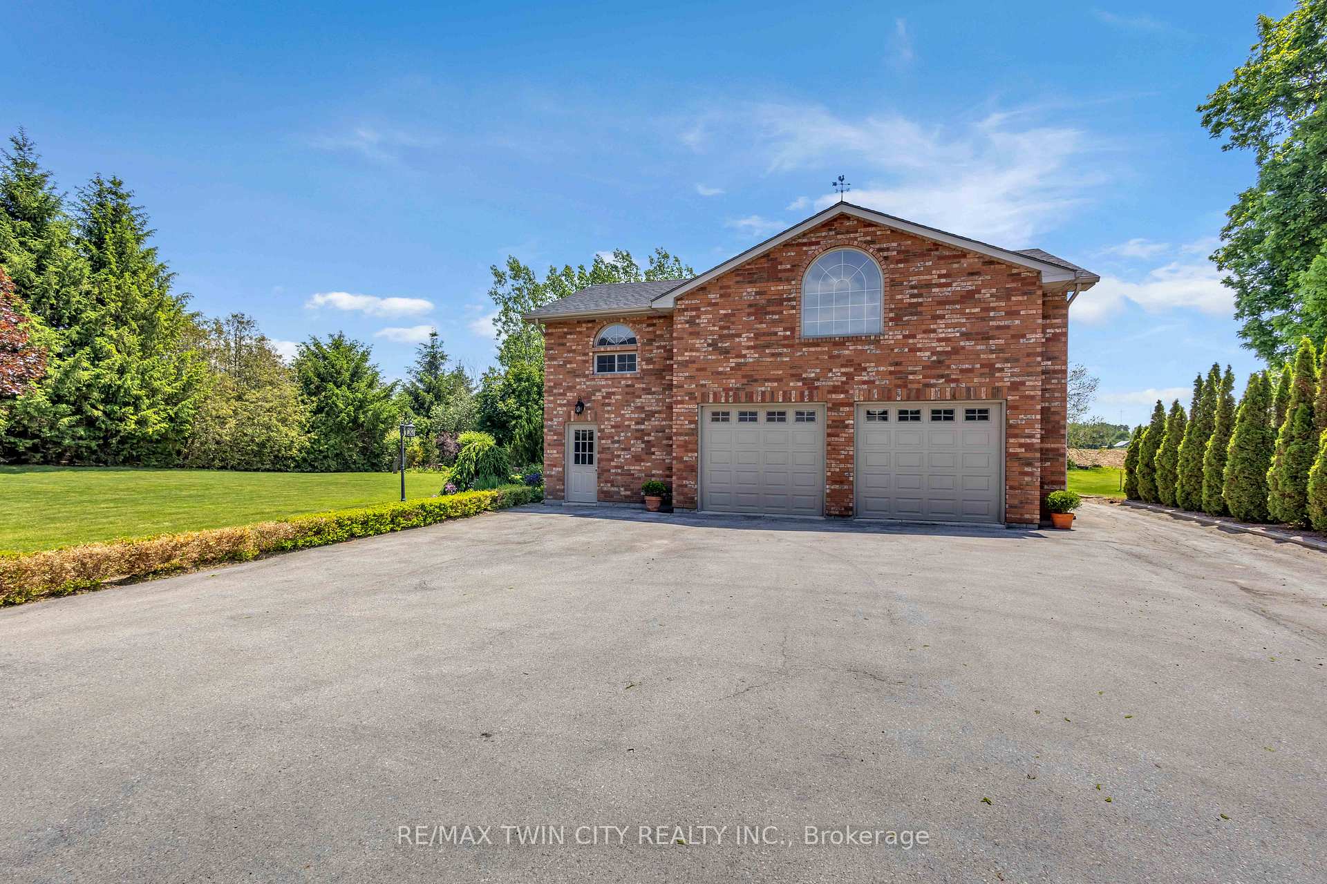 Photo 42 of 302 German School Road, Brant, Paris — HOMEH