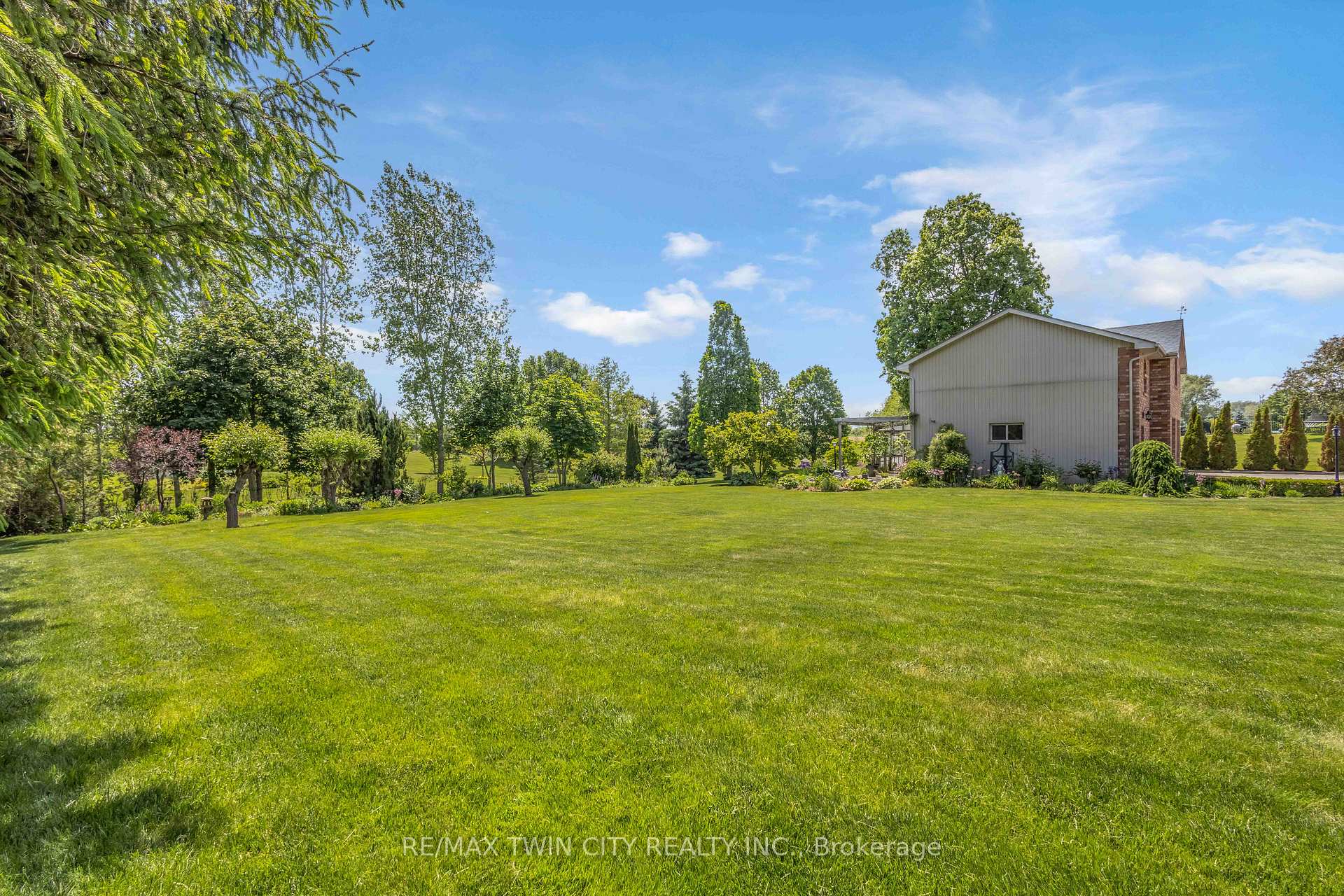 Photo 46 of 302 German School Road, Brant, Paris — HOMEH