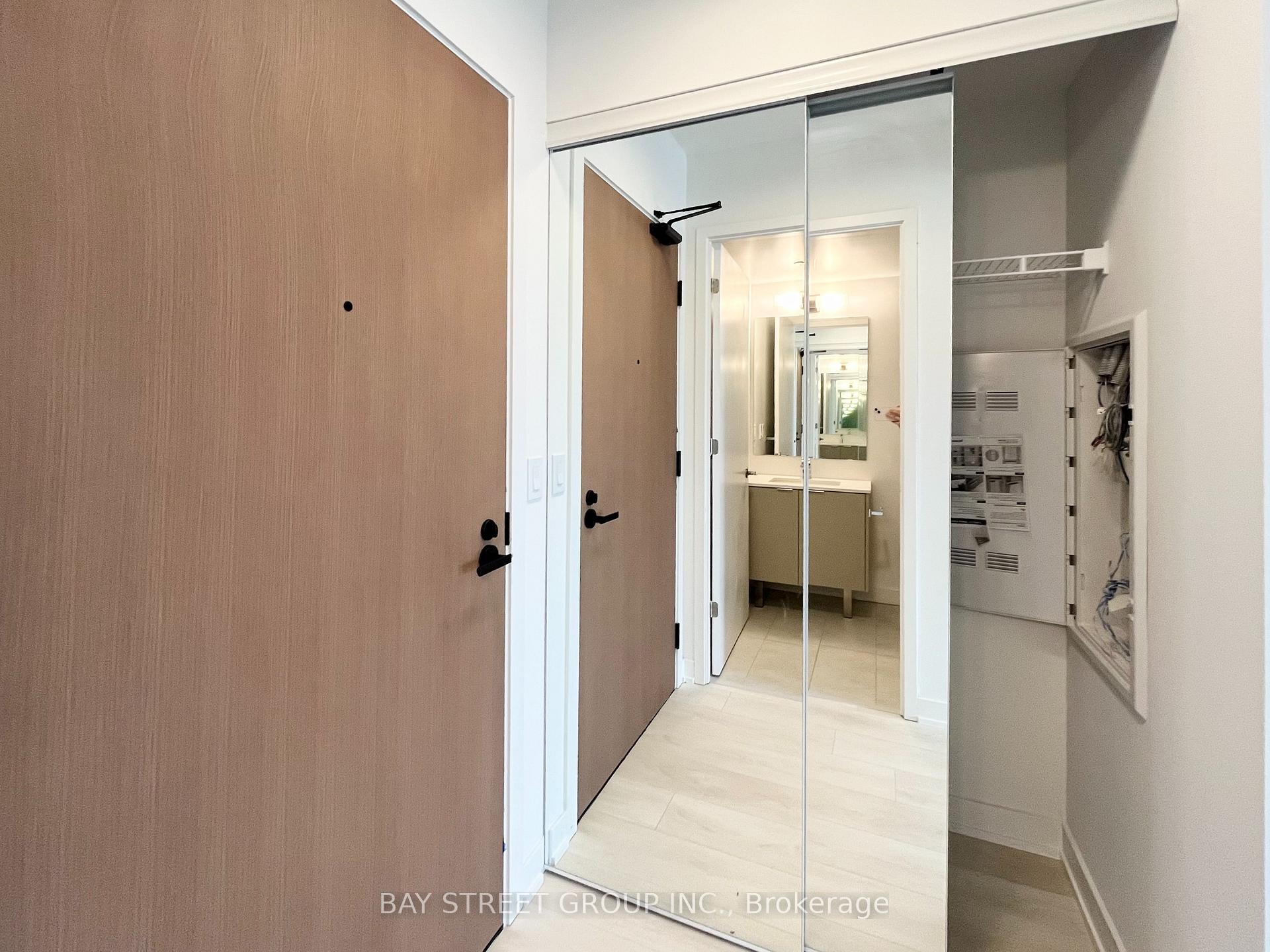 Photo 4 of Unit 817, 8 Tippett Road, North York, Clanton Park — HOMEH