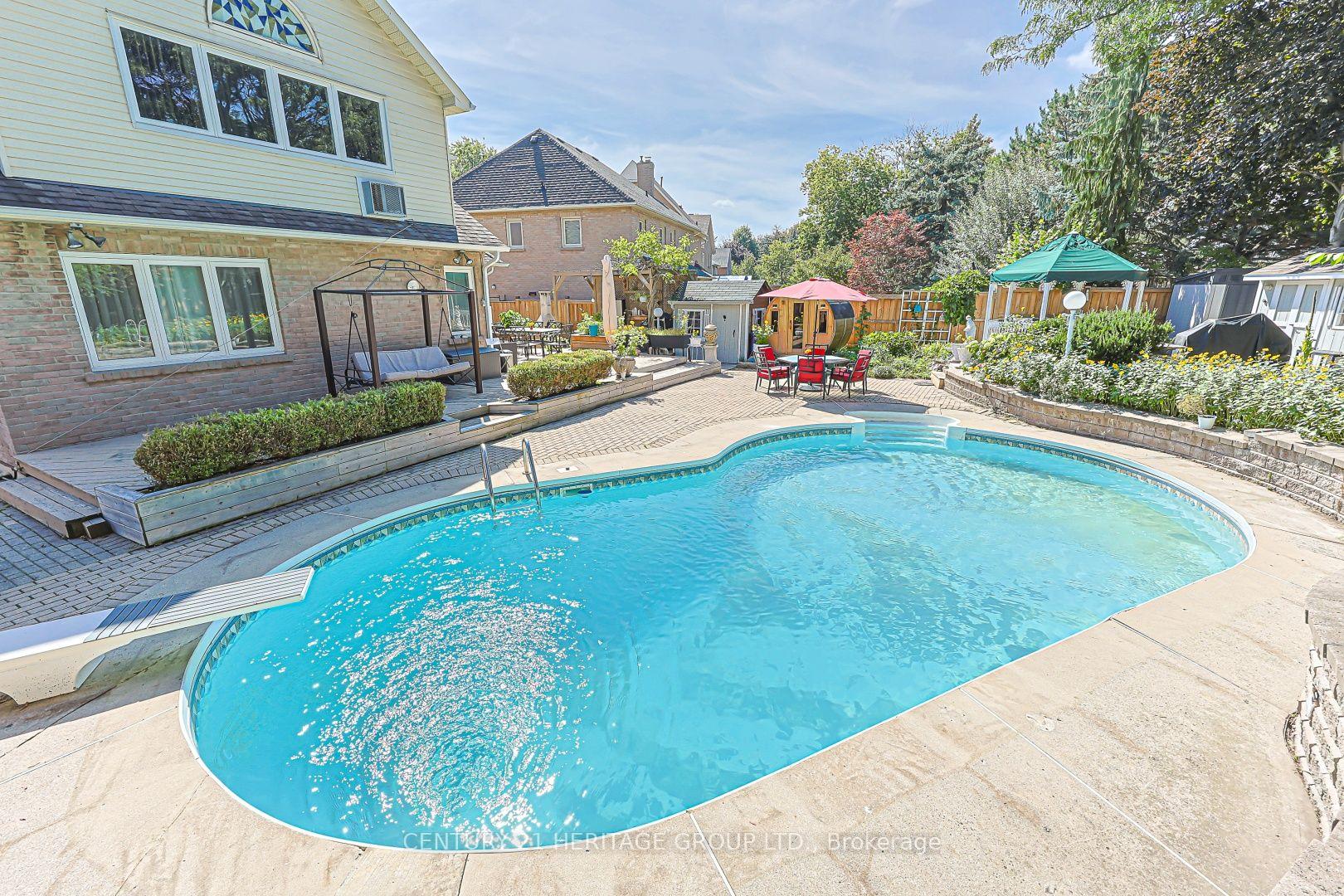 Photo 2 of 62 Greencroft Crescent, Markham, Unionville — HOMEH