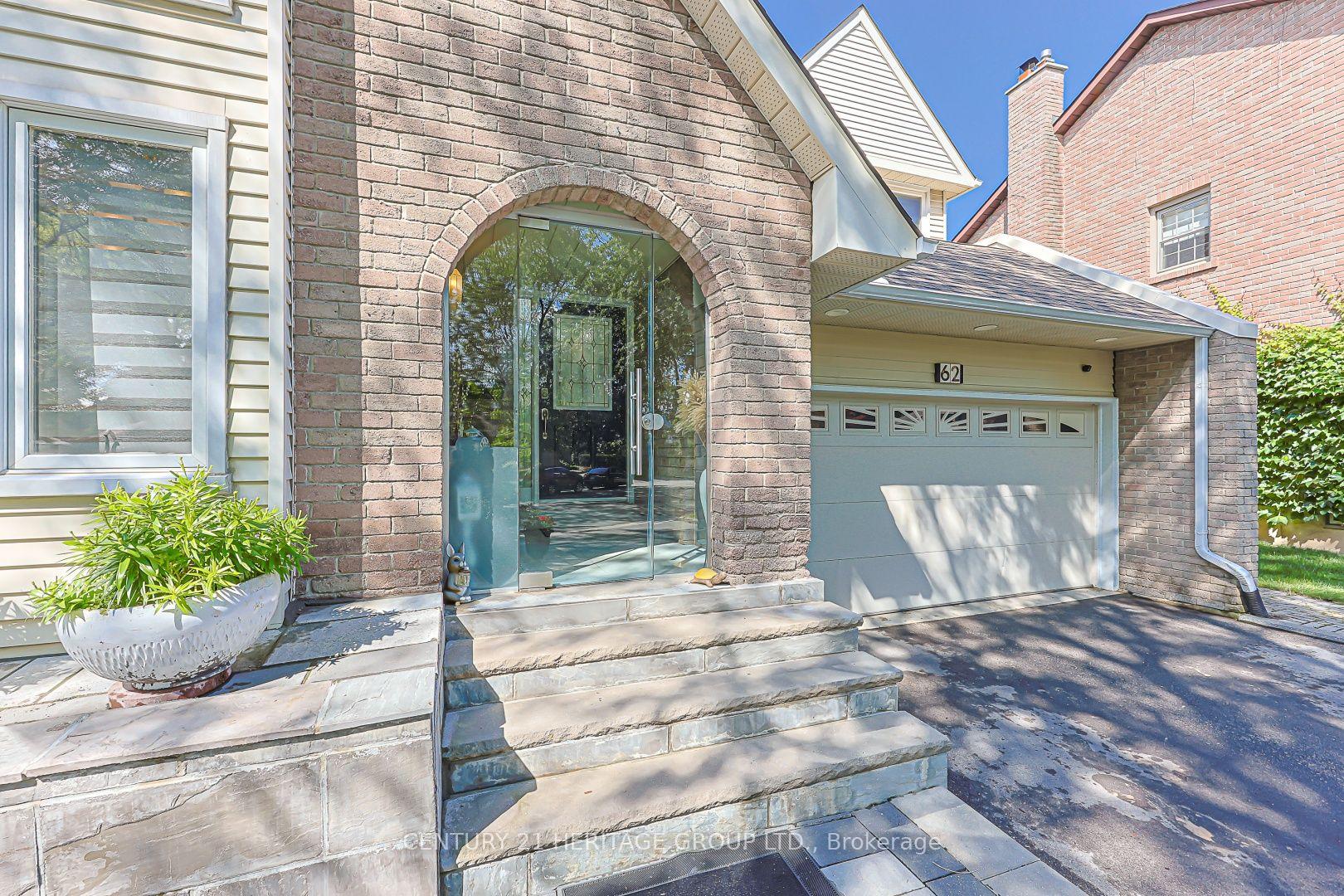 Photo 5 of 62 Greencroft Crescent, Markham, Unionville — HOMEH