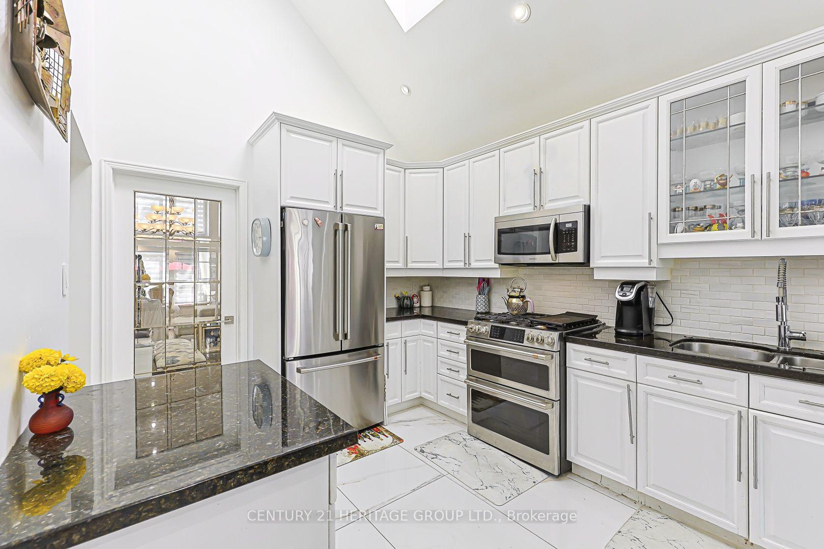 Photo 9 of 62 Greencroft Crescent, Markham, Unionville — HOMEH