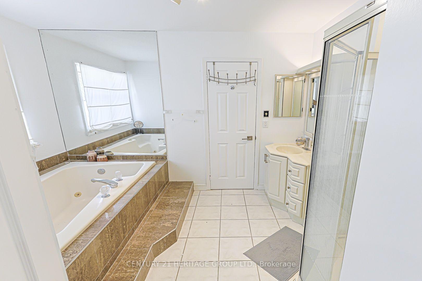Photo 21 of 62 Greencroft Crescent, Markham, Unionville — HOMEH
