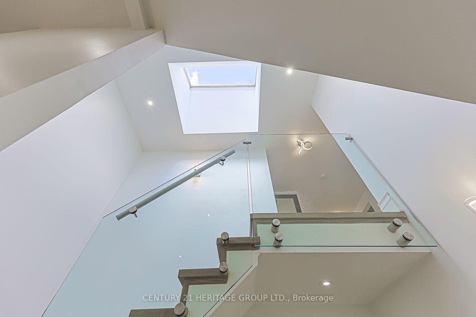 Photo 23 of 62 Greencroft Crescent, Markham, Unionville — HOMEH