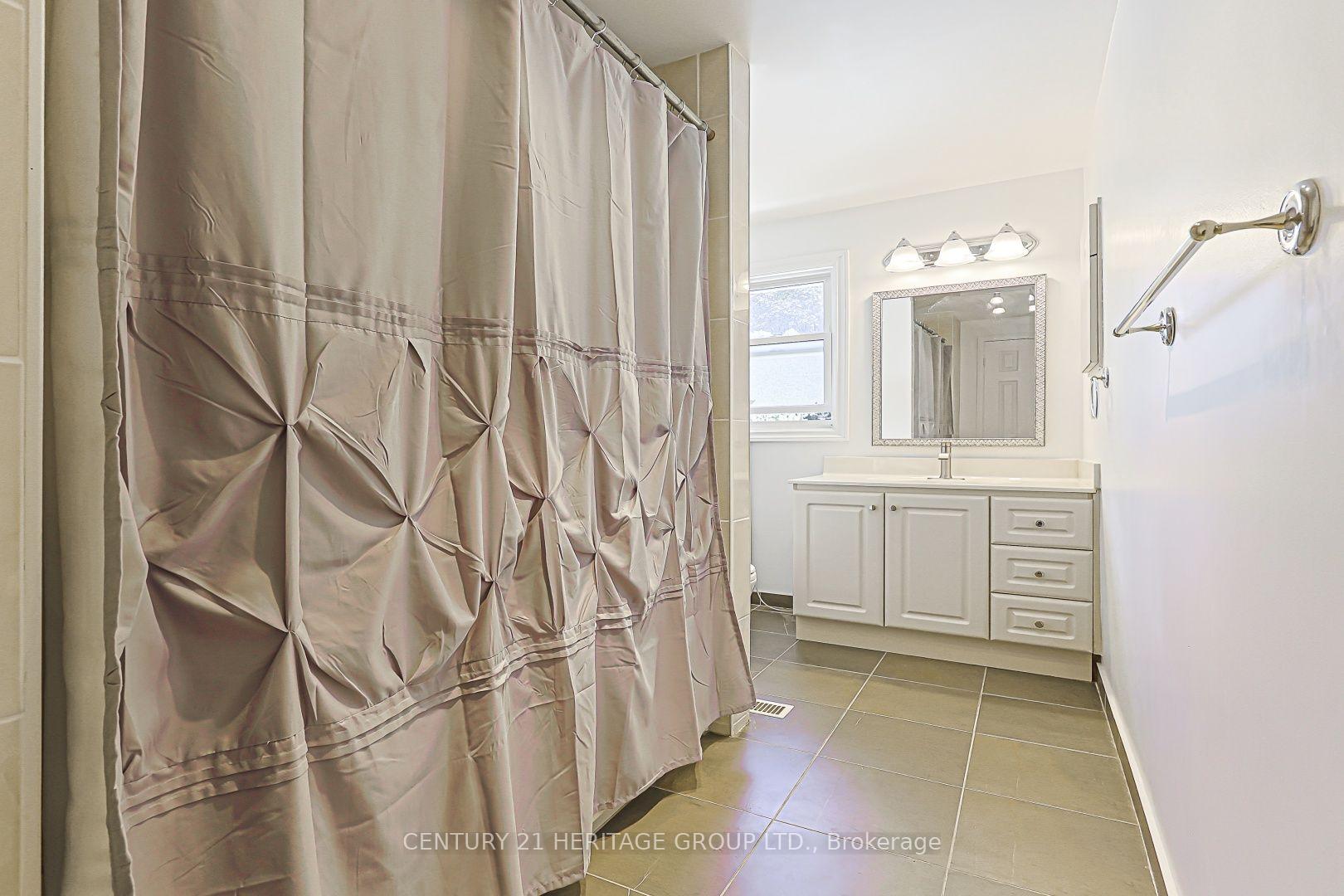 Photo 36 of 62 Greencroft Crescent, Markham, Unionville — HOMEH