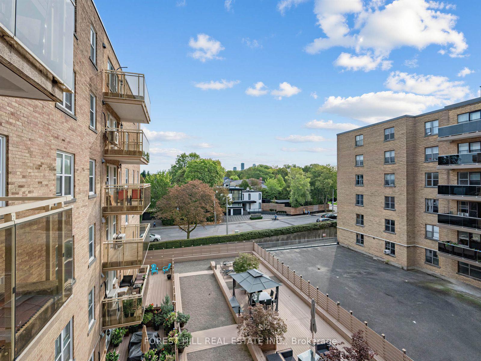 Photo 12 of Unit 401, 2603 Bathurst Street, Toronto, Forest Hill North — HOMEH