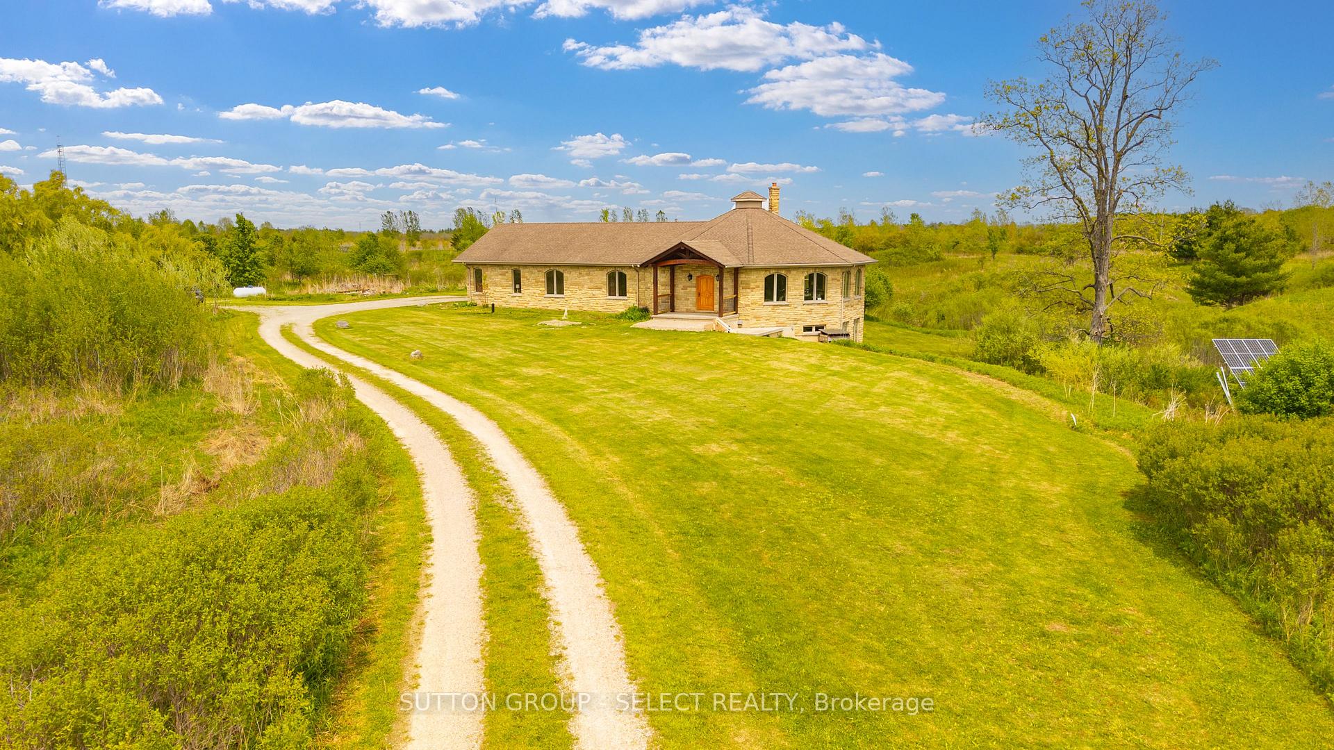 Photo 2 of 21170 Mayfair Road, Southwest Middlesex, Rural Southwest Middlesex — HOMEH