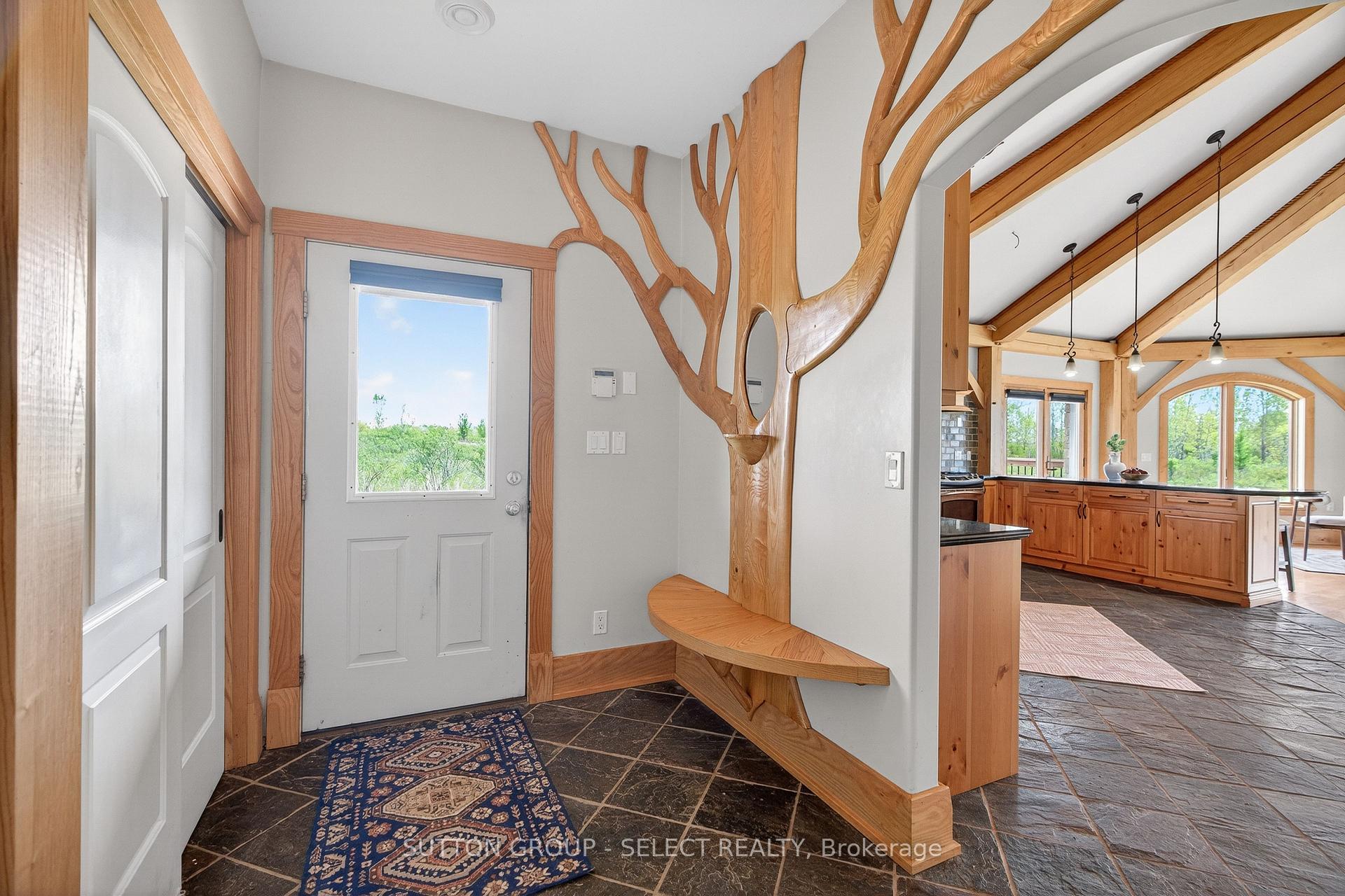 Photo 4 of 21170 Mayfair Road, Southwest Middlesex, Rural Southwest Middlesex — HOMEH