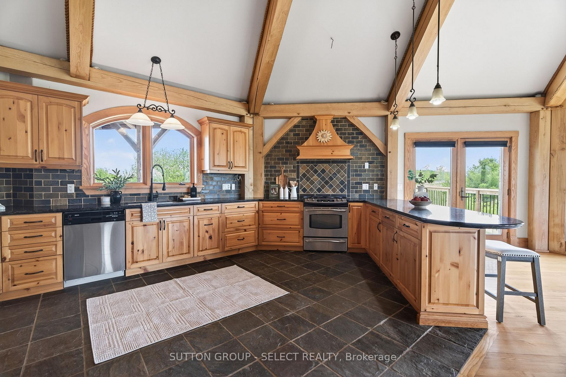 Photo 6 of 21170 Mayfair Road, Southwest Middlesex, Rural Southwest Middlesex — HOMEH