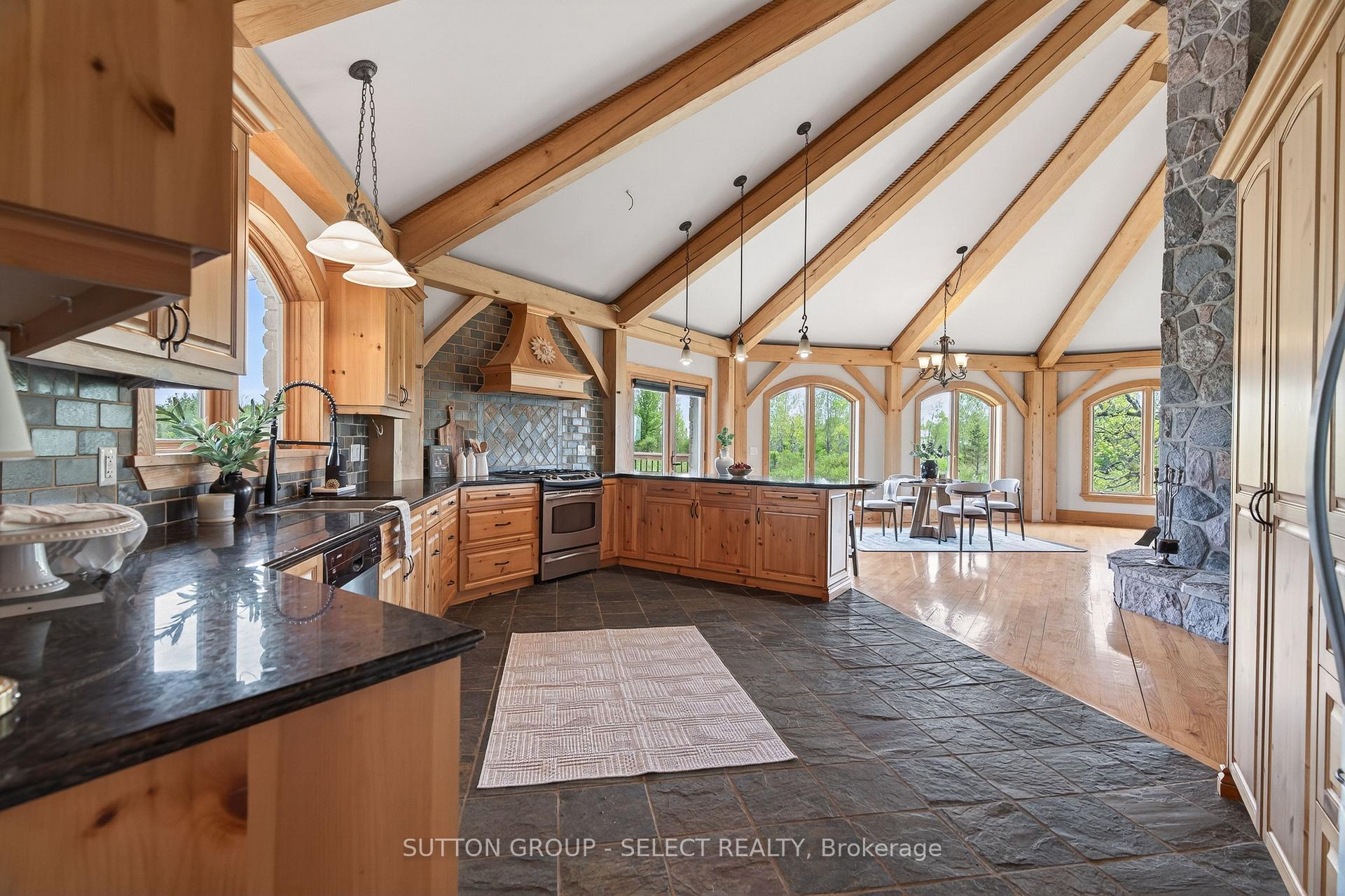 Photo 7 of 21170 Mayfair Road, Southwest Middlesex, Rural Southwest Middlesex — HOMEH