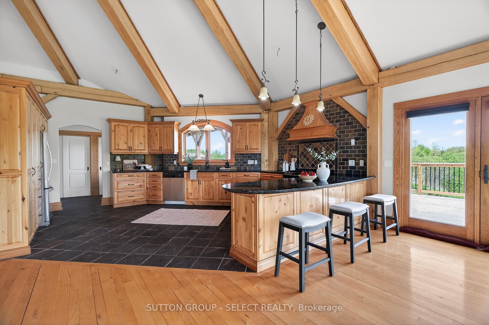 Photo 8 of 21170 Mayfair Road, Southwest Middlesex, Rural Southwest Middlesex — HOMEH