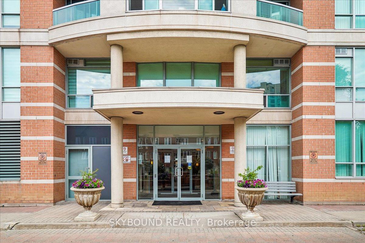 Photo 4 of Unit 308, 745 New Westminster Drive, Vaughan, Brownridge — HOMEH