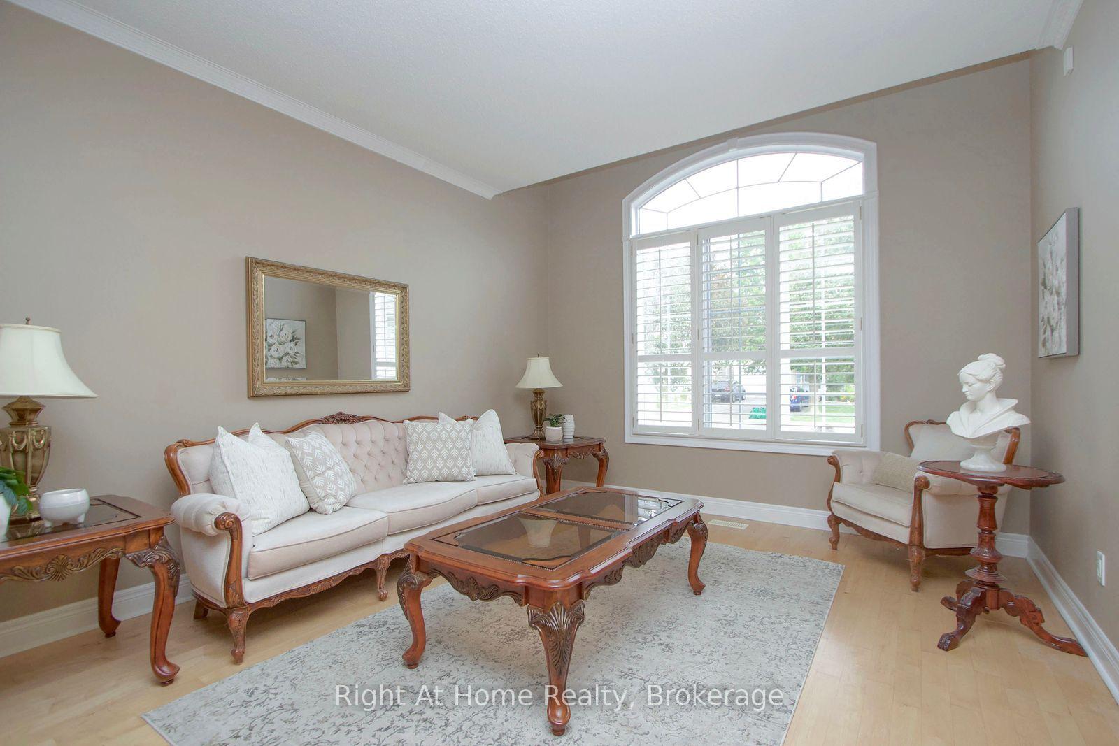 Photo 6 of 2096 Stornoway Street, Oshawa, Kedron — HOMEH