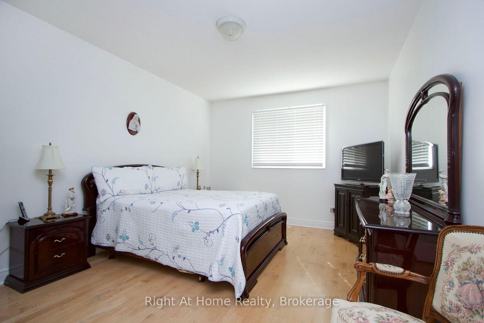 Photo 17 of 2096 Stornoway Street, Oshawa, Kedron — HOMEH