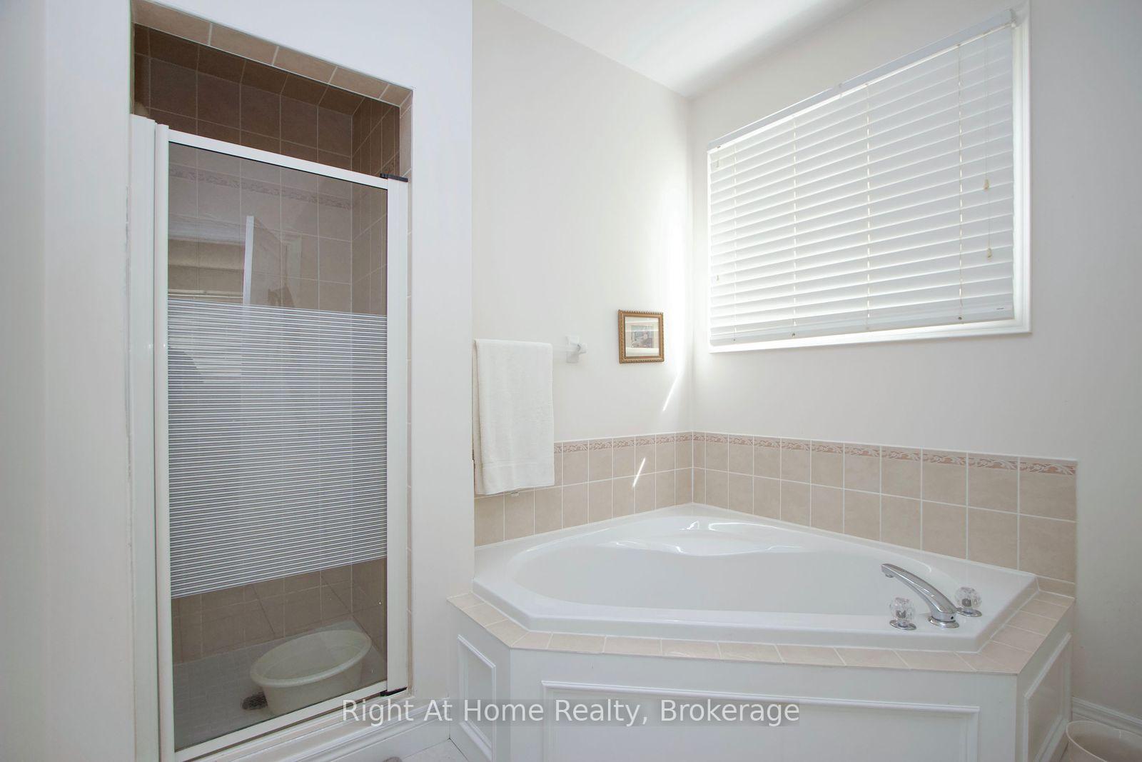 Photo 20 of 2096 Stornoway Street, Oshawa, Kedron — HOMEH