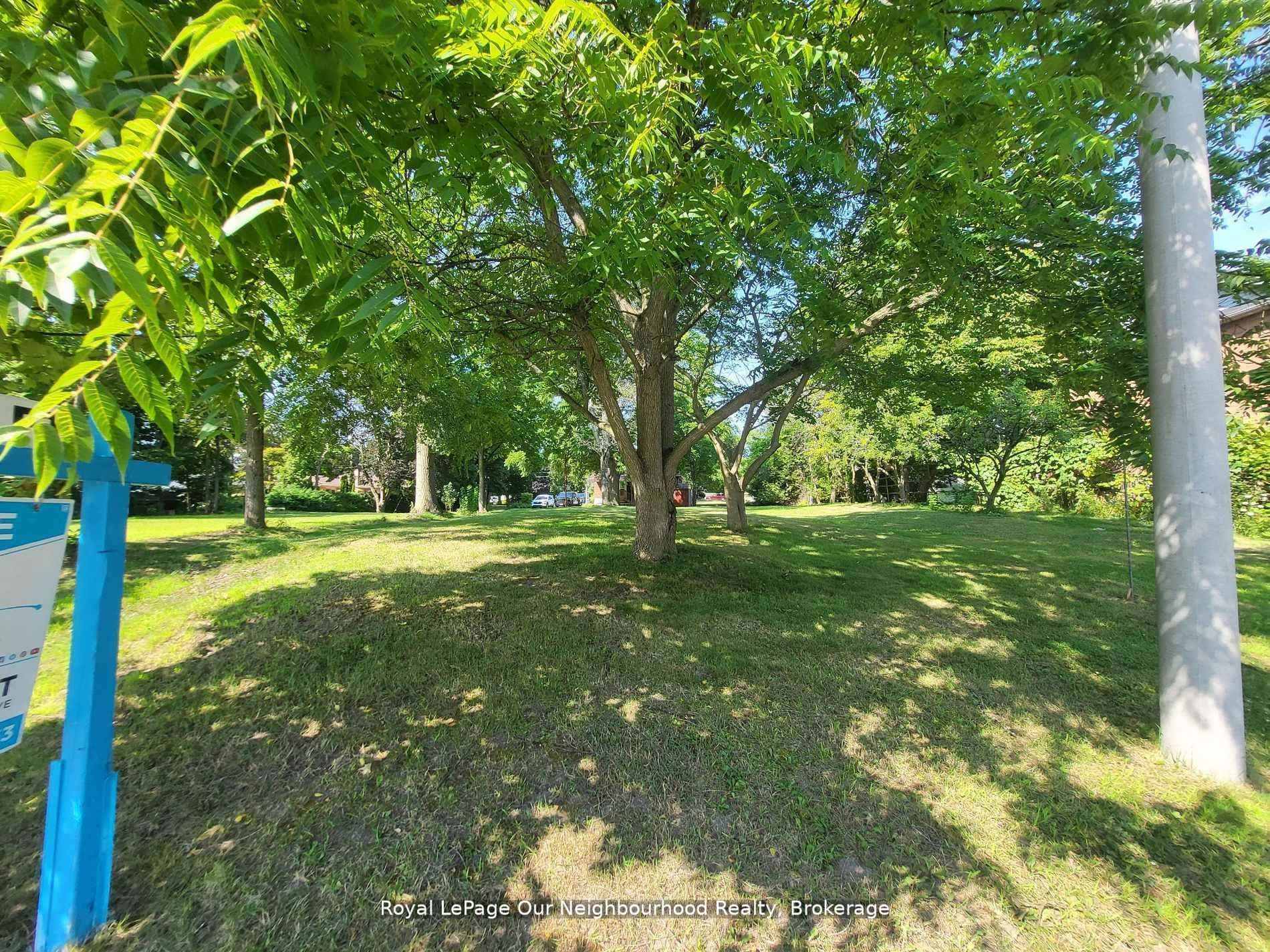 Photo 4 of 66 Redfern Crescent, Clarington, Bowmanville — HOMEH