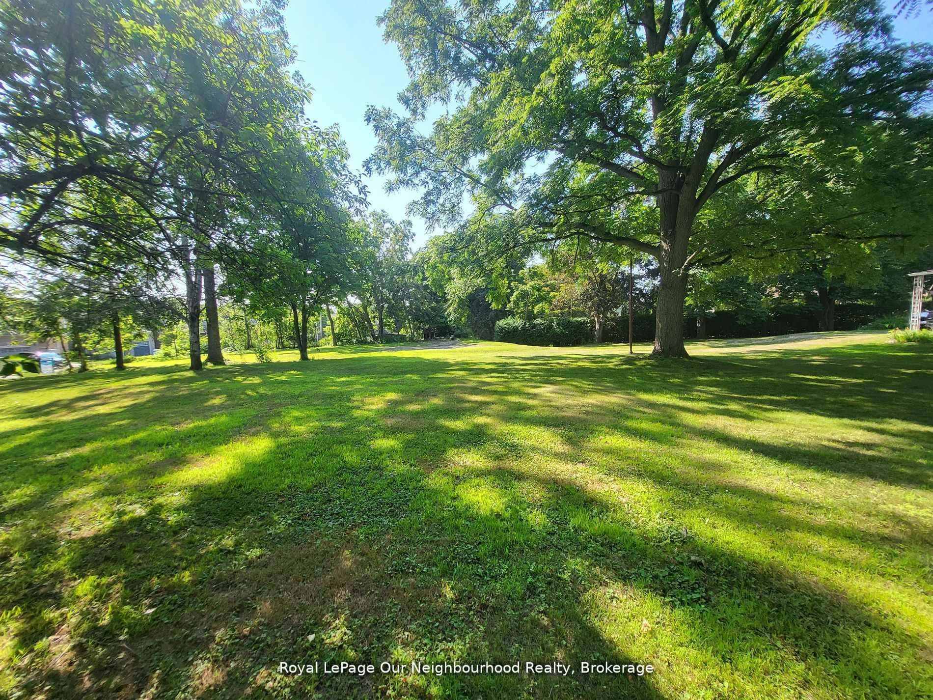 Photo 6 of 66 Redfern Crescent, Clarington, Bowmanville — HOMEH