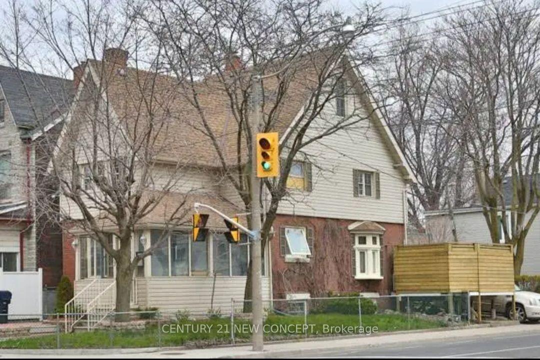 Photo 2 of Unit 2, 233 Pape Avenue, Toronto, South Riverdale — HOMEH