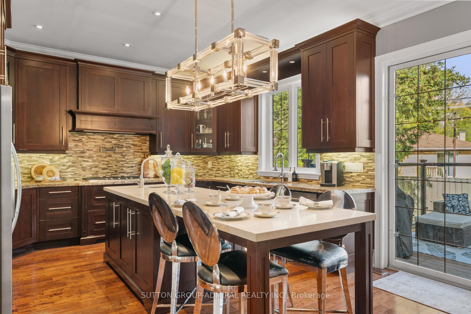 Photo 10 of 9 Cheshire Drive, Etobicoke, Princess-Rosethorn — HOMEH