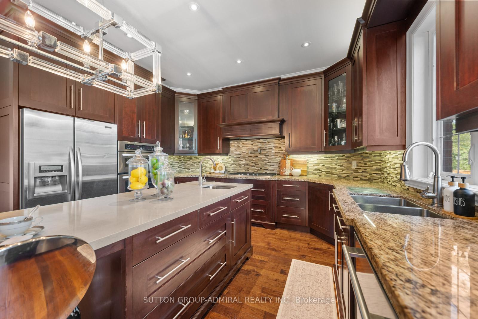 Photo 12 of 9 Cheshire Drive, Etobicoke, Princess-Rosethorn — HOMEH