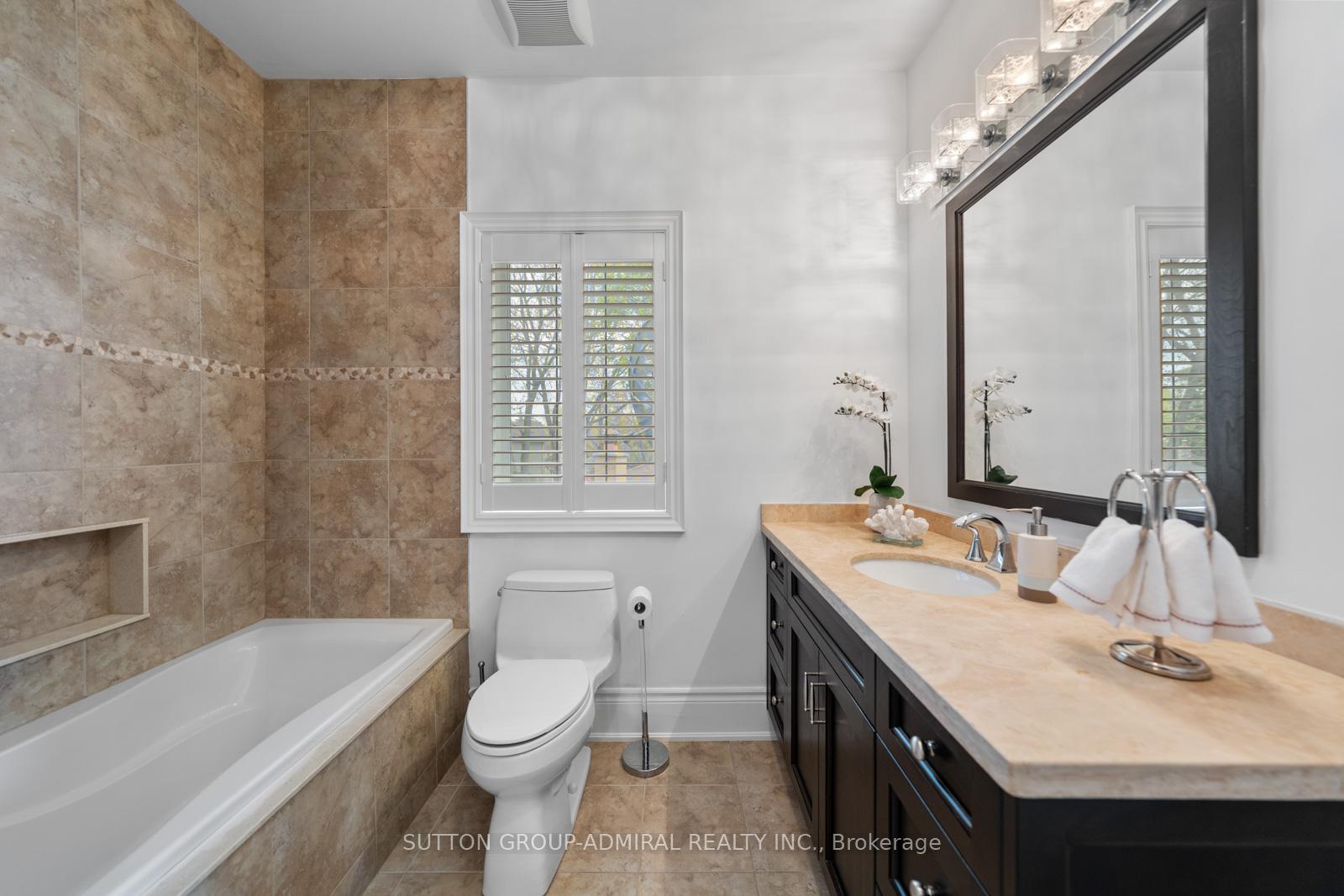 Photo 25 of 9 Cheshire Drive, Etobicoke, Princess-Rosethorn — HOMEH