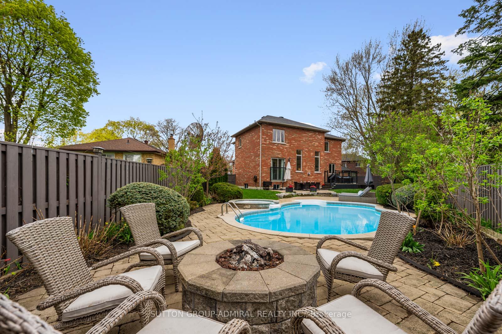 Photo 41 of 9 Cheshire Drive, Etobicoke, Princess-Rosethorn — HOMEH